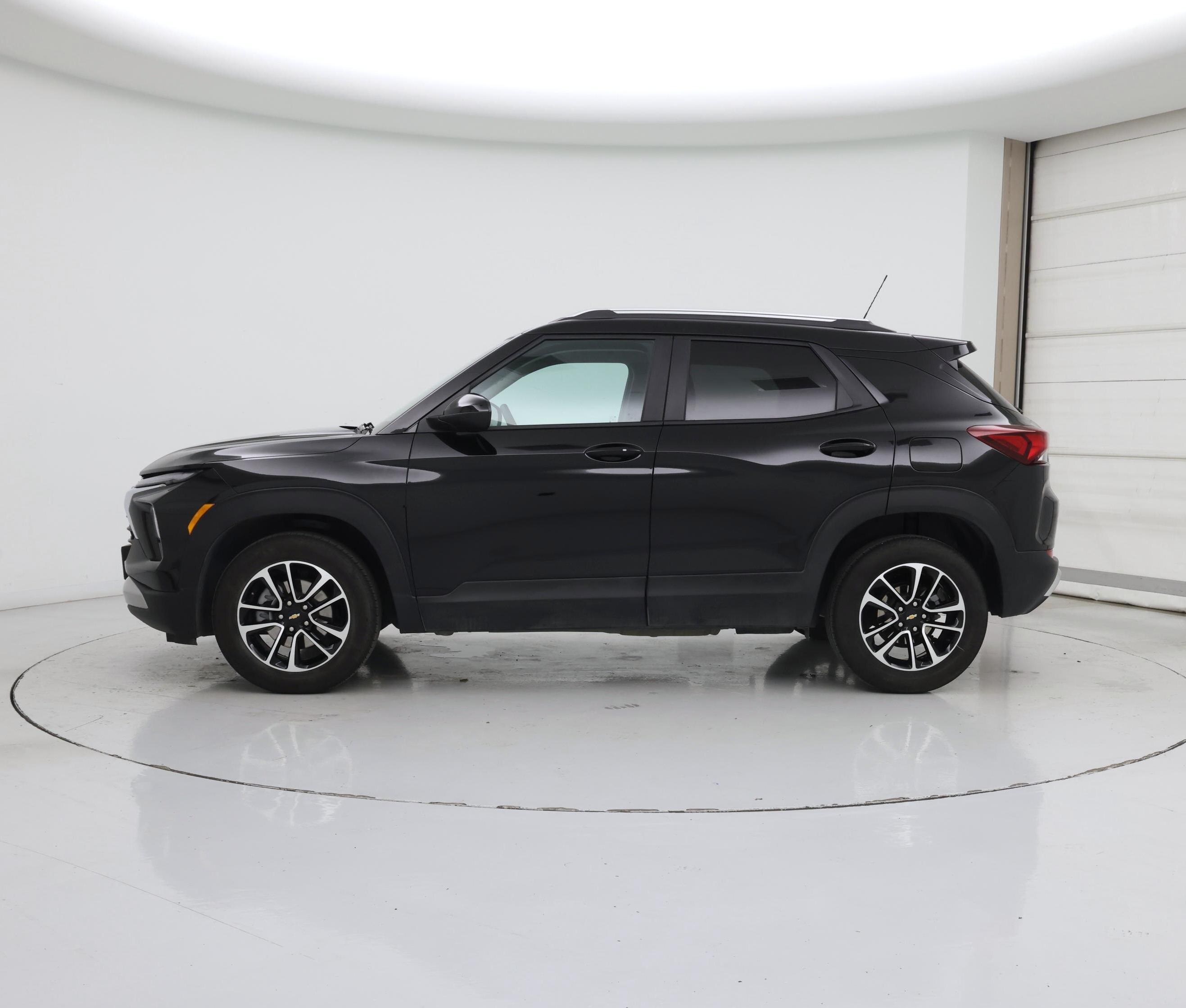 Thumbnail: 2025 Chevrolet TrailBlazer - 3