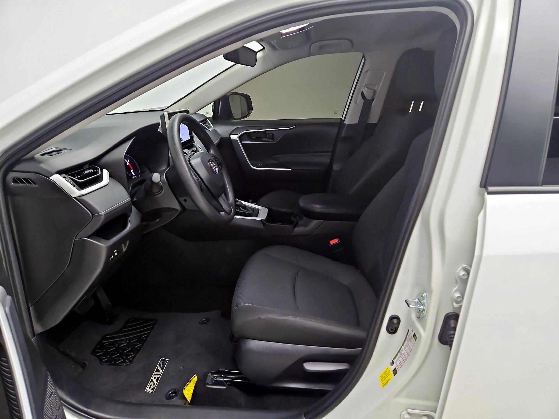 Thumbnail: 2025 Toyota RAV4 - 11