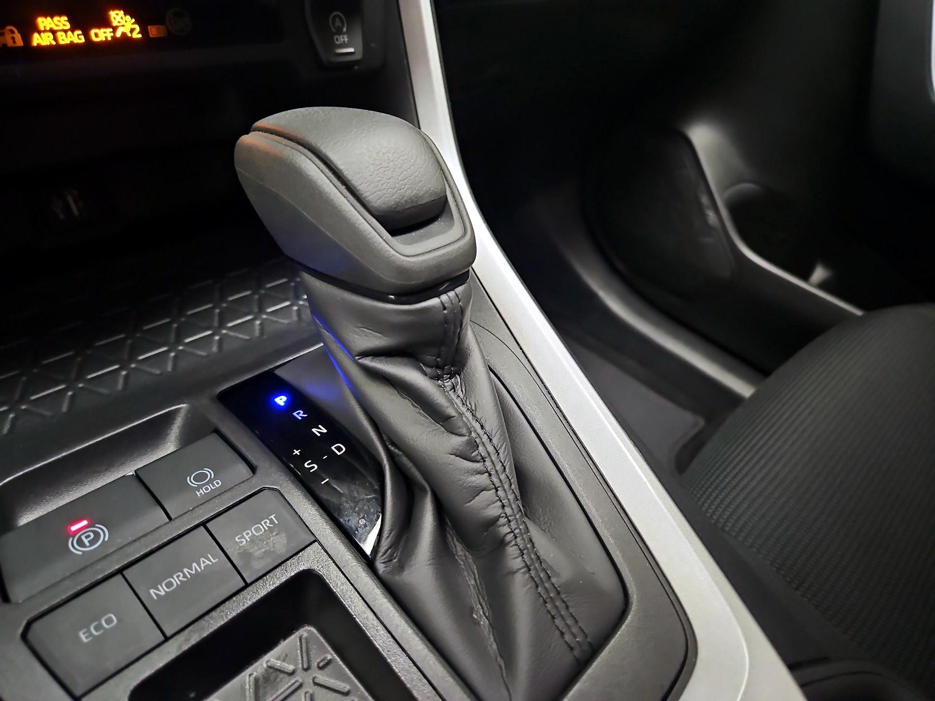 Thumbnail: 2025 Toyota RAV4 - 17