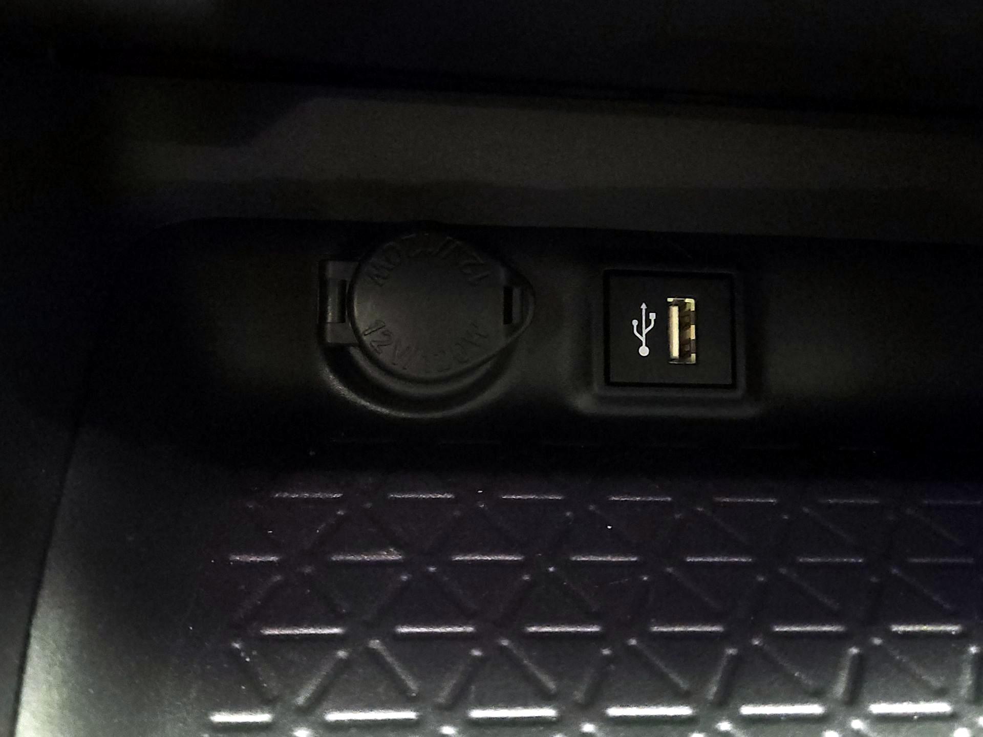 Thumbnail: 2025 Toyota RAV4 - 18