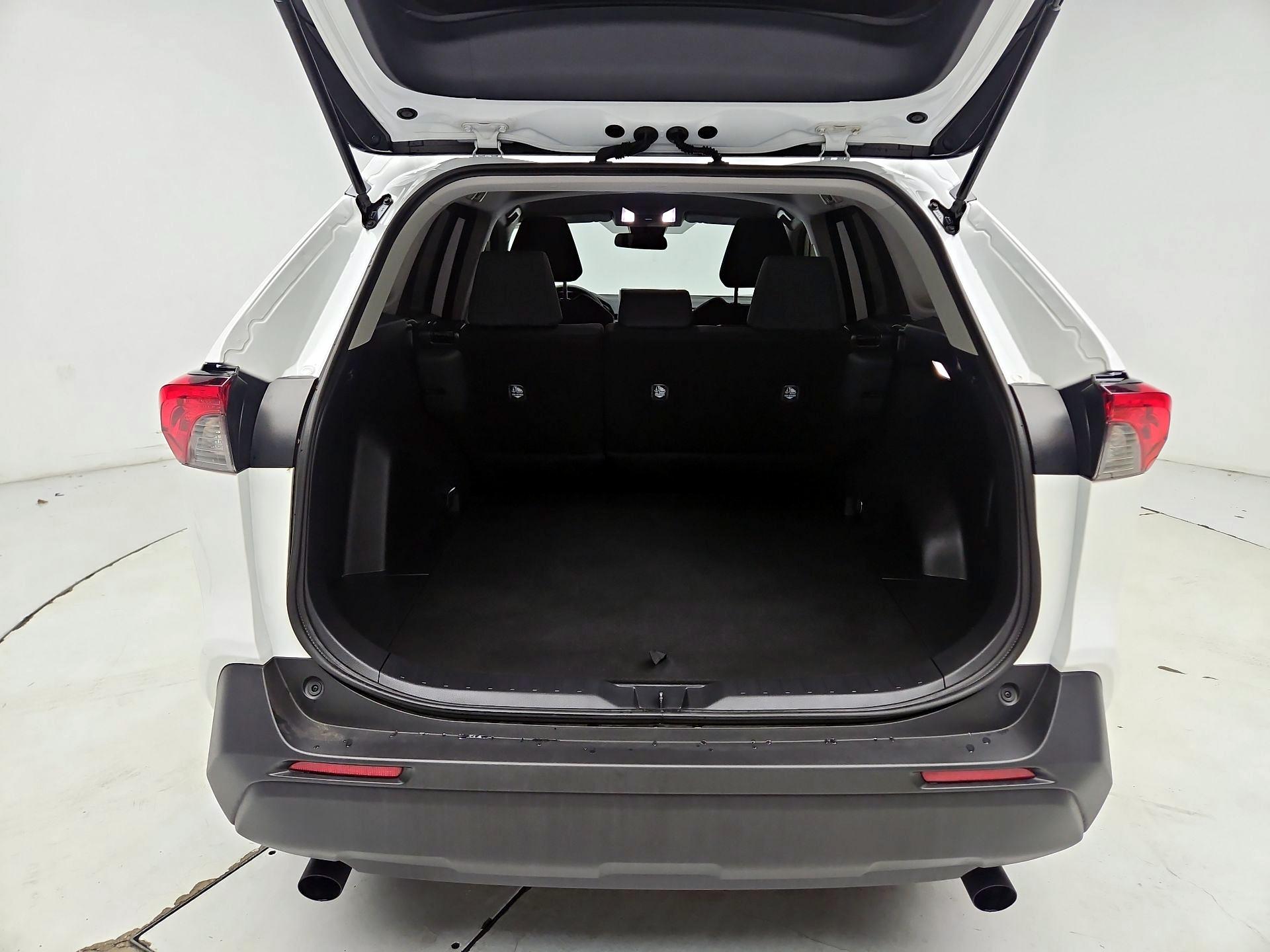 Thumbnail: 2025 Toyota RAV4 - 20