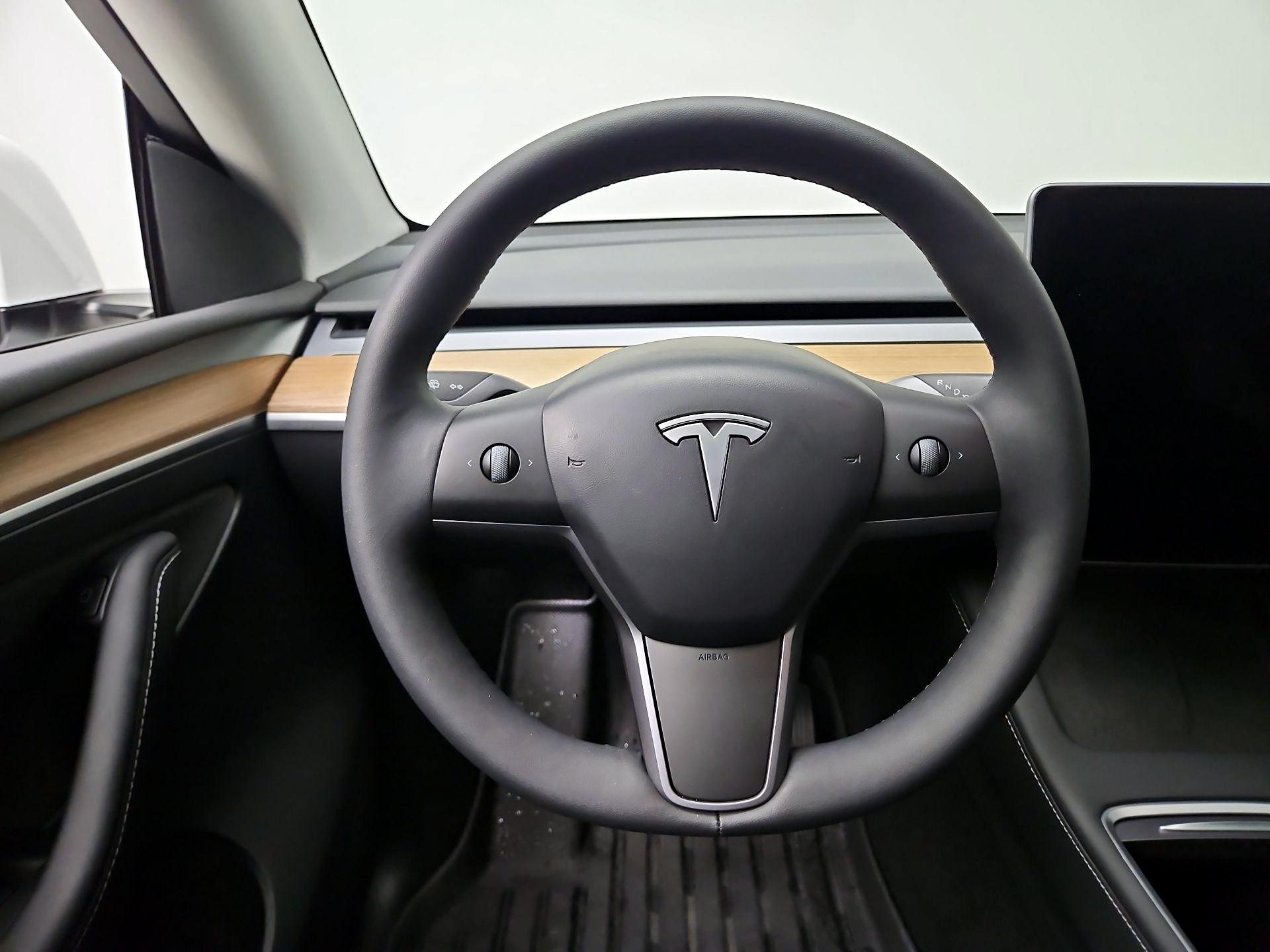 Thumbnail: 2023 Tesla Model Y - 10