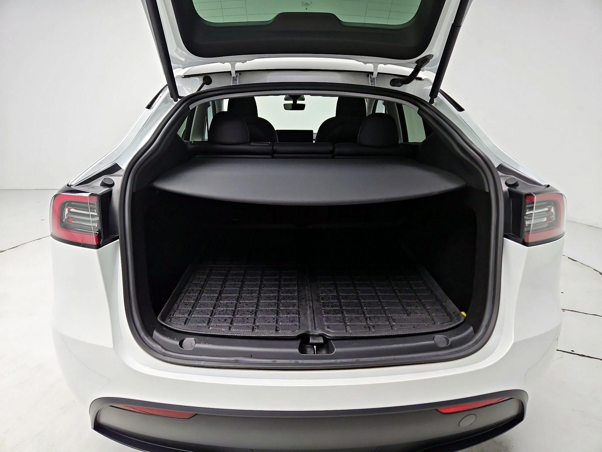 Thumbnail: 2023 Tesla Model Y - 20