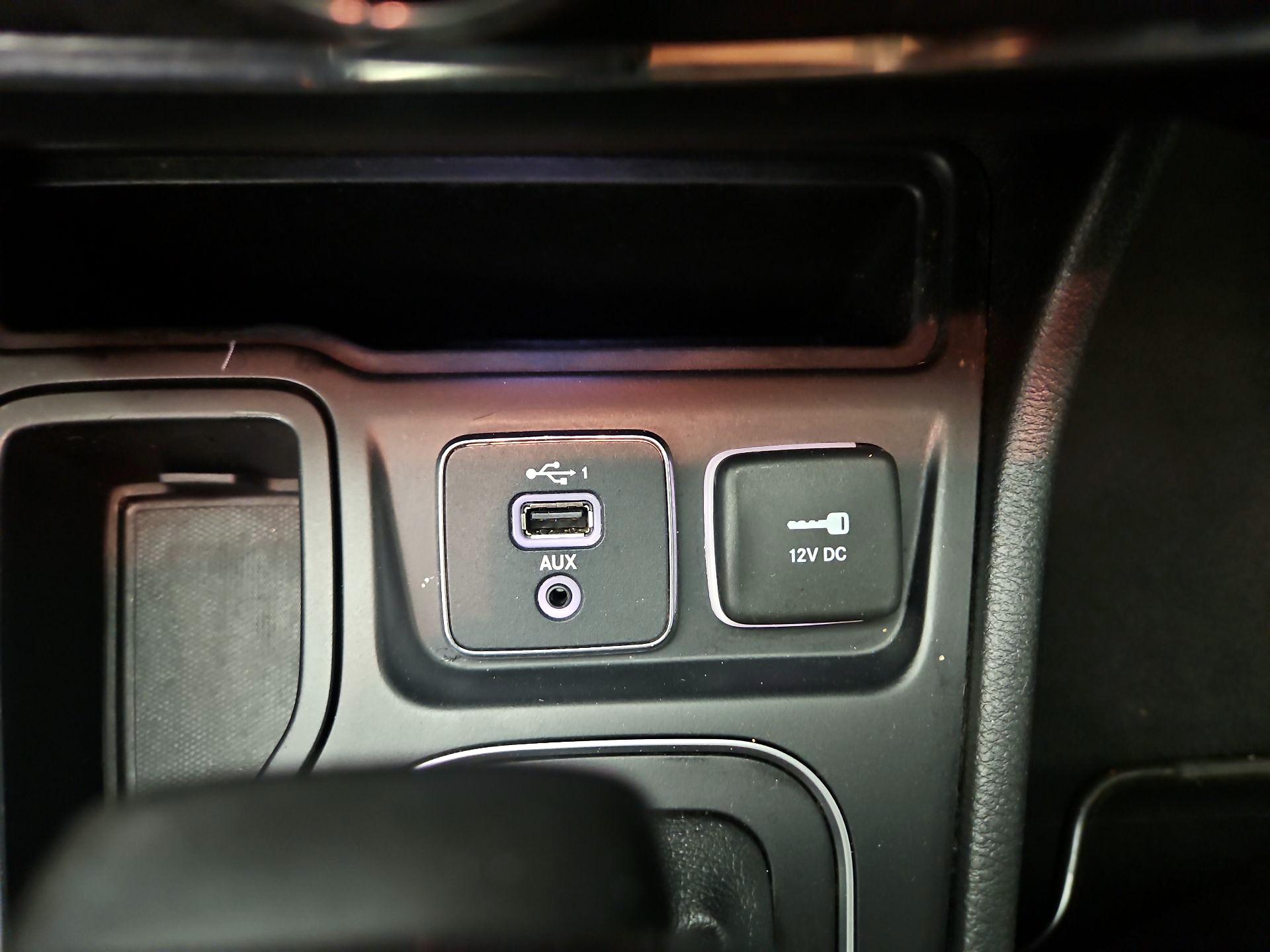 Thumbnail: 2019 Jeep Cherokee - 19