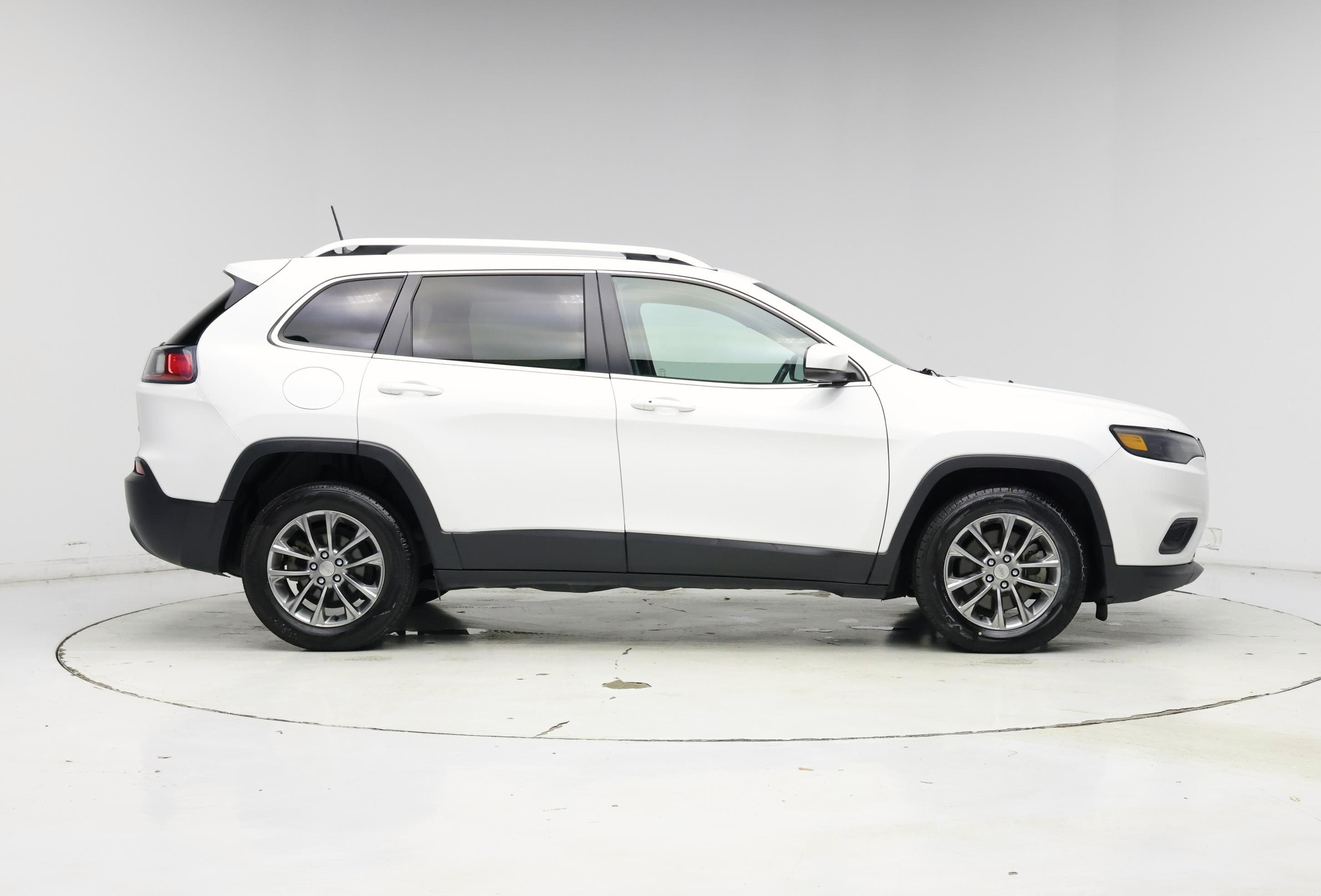 Thumbnail: 2019 Jeep Cherokee - 7