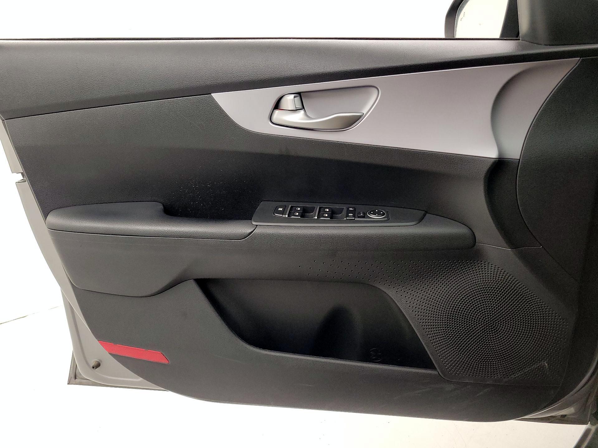 Thumbnail: 2024 Kia Forte - 12