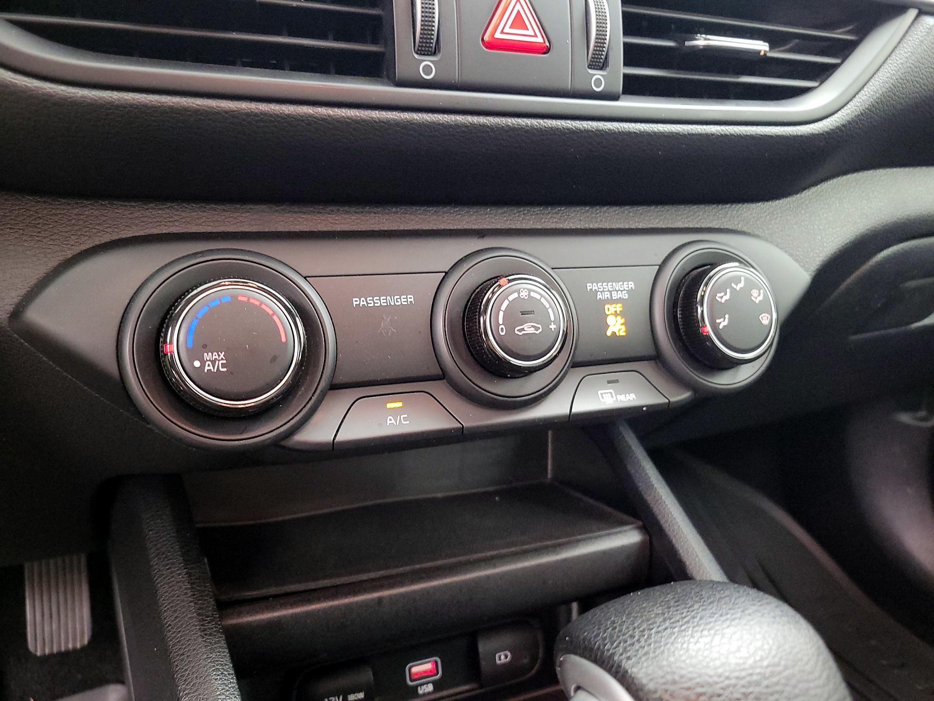 Thumbnail: 2024 Kia Forte - 16