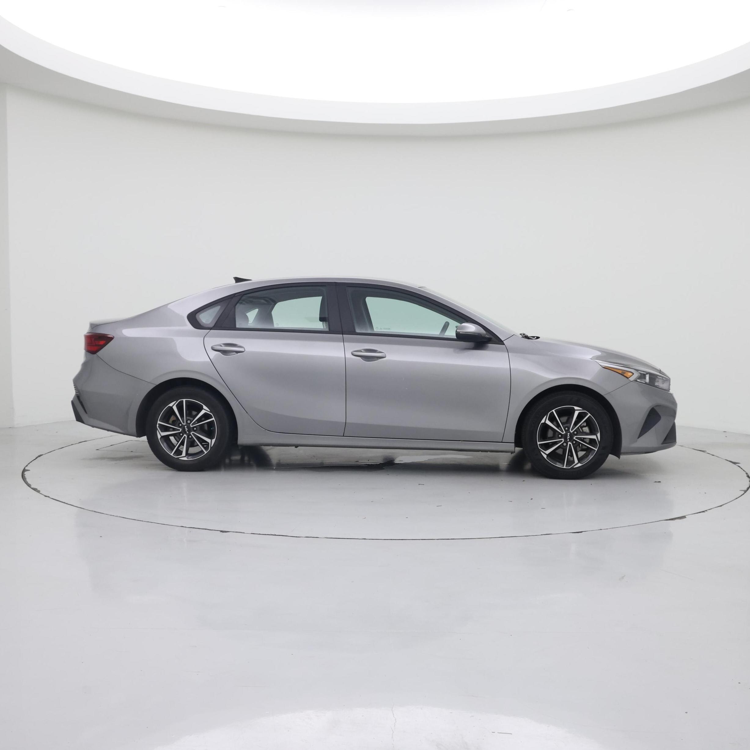 Thumbnail: 2024 Kia Forte - 7