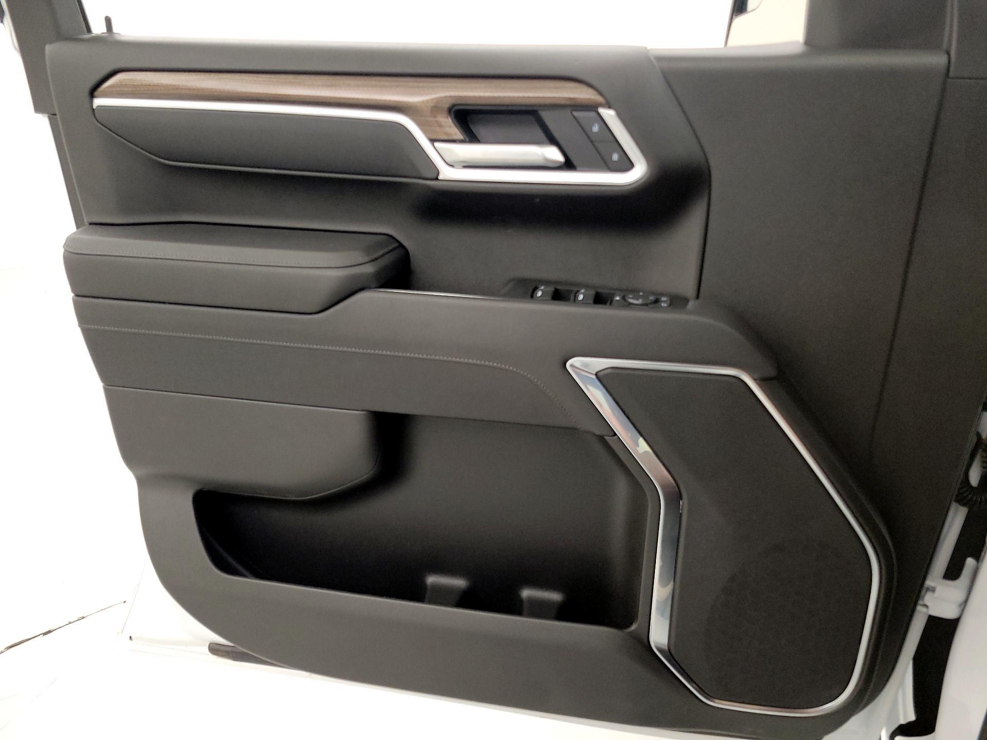 Thumbnail: 2025 Chevrolet Silverado 1500 - 12