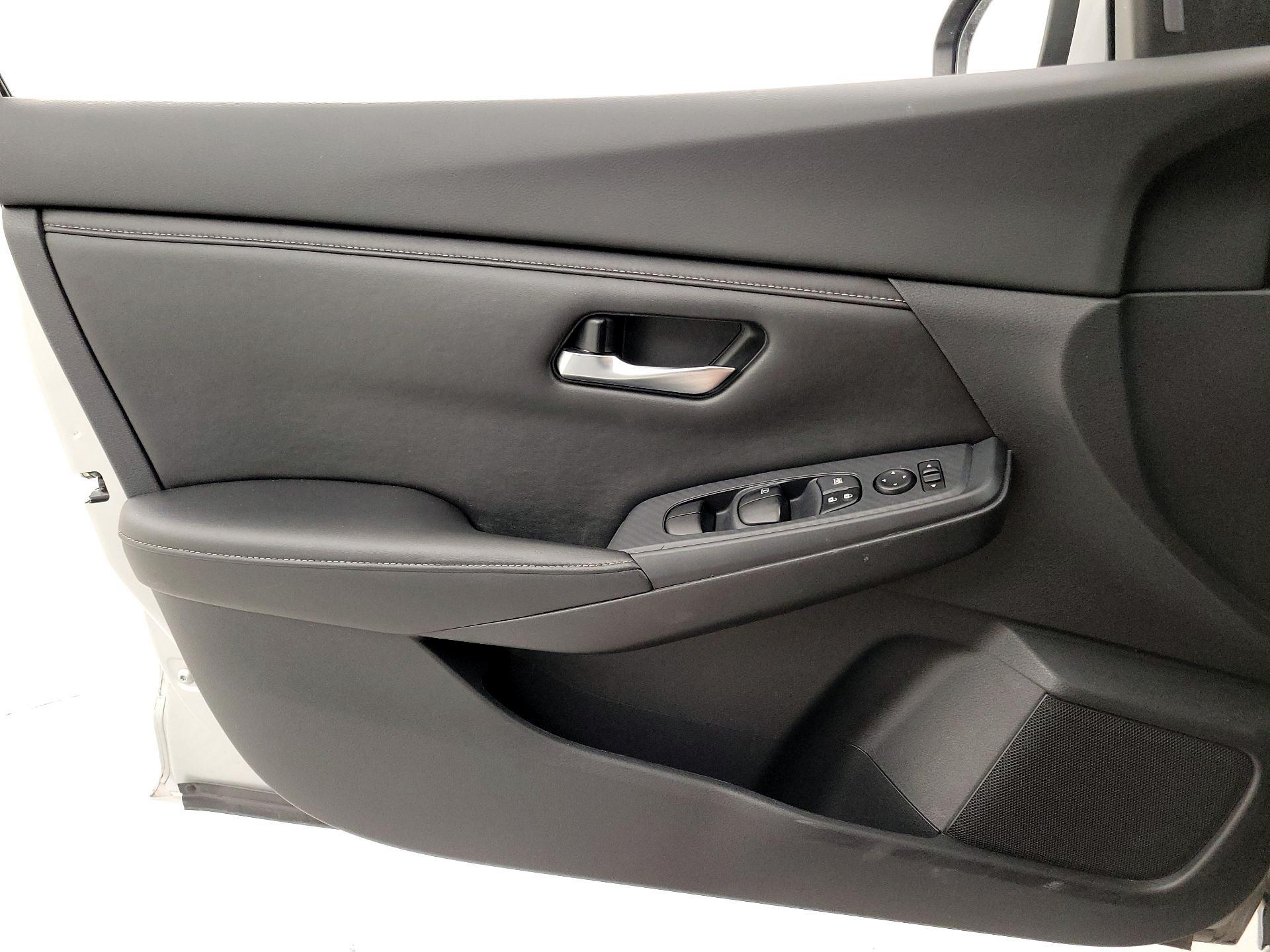 Thumbnail: 2020 Nissan Sentra - 12