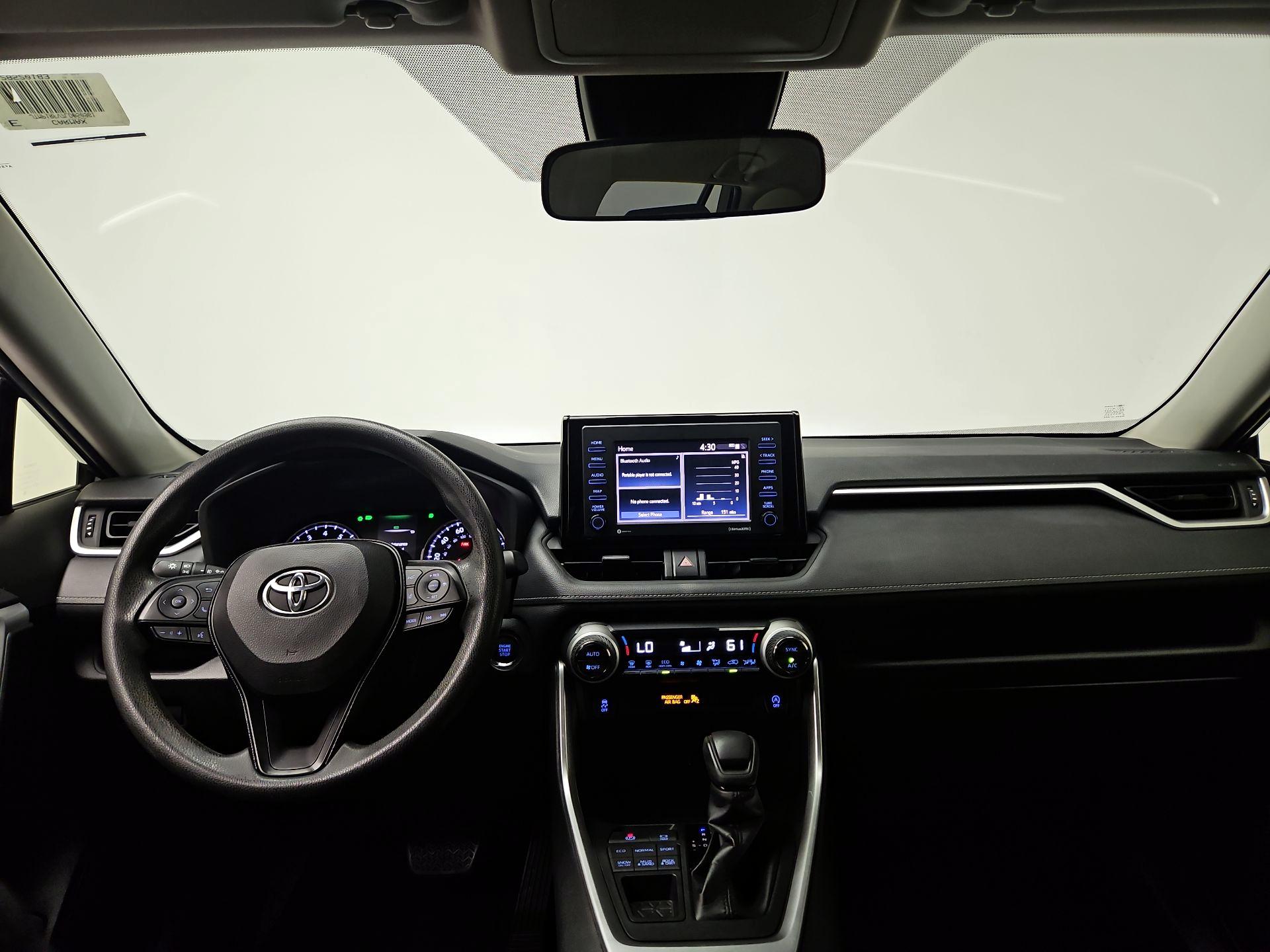 Thumbnail: 2020 Toyota RAV4 - 9