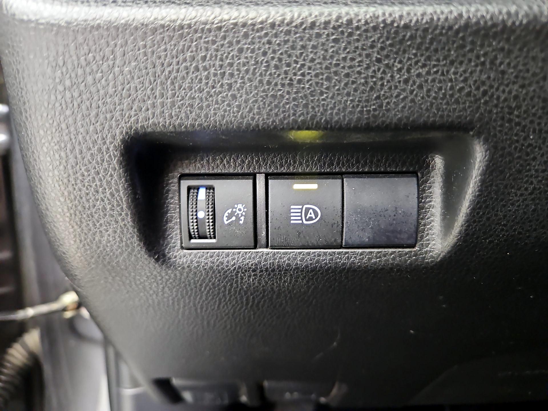 Thumbnail: 2020 Toyota RAV4 - 13