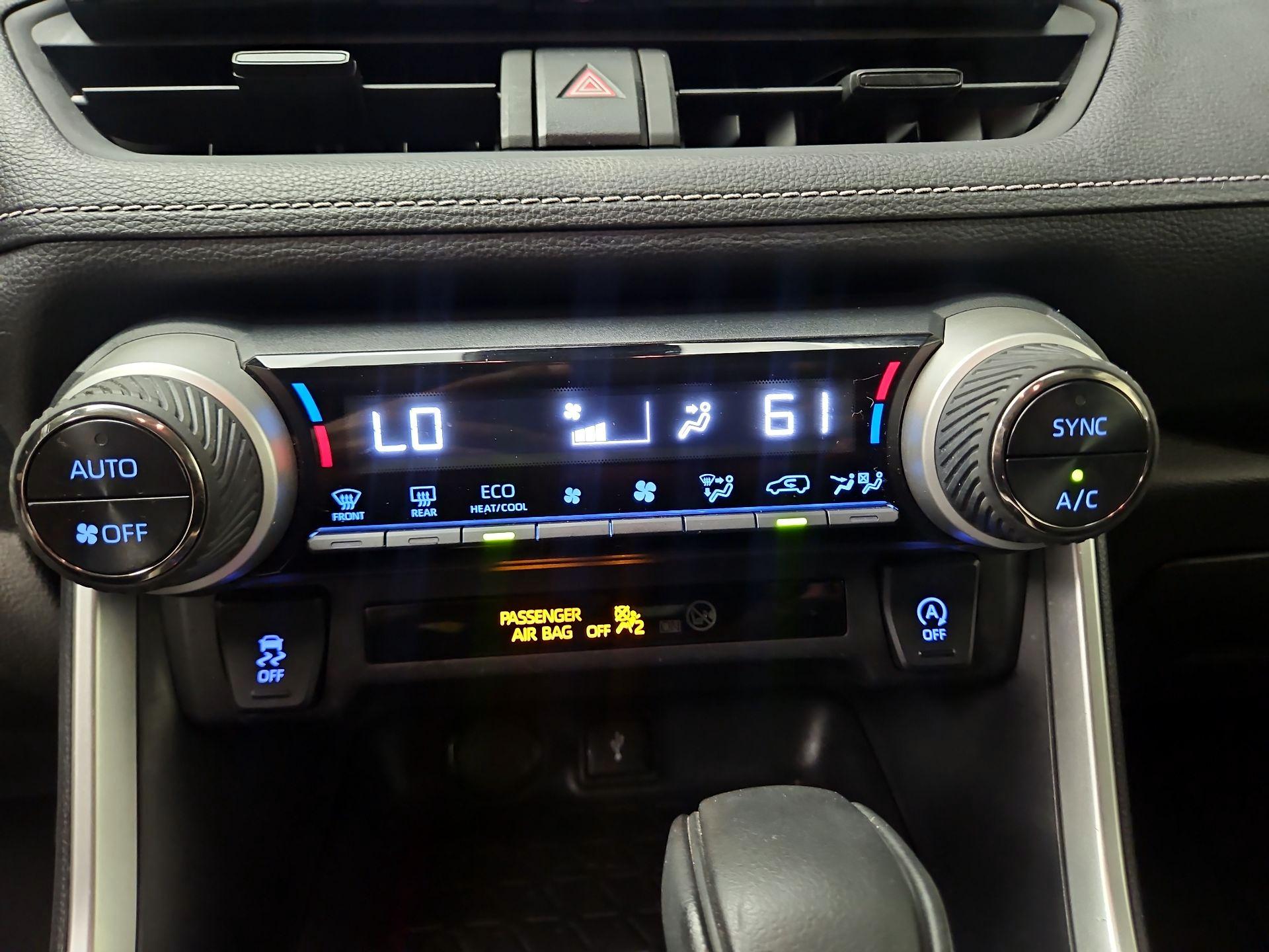 Thumbnail: 2020 Toyota RAV4 - 16