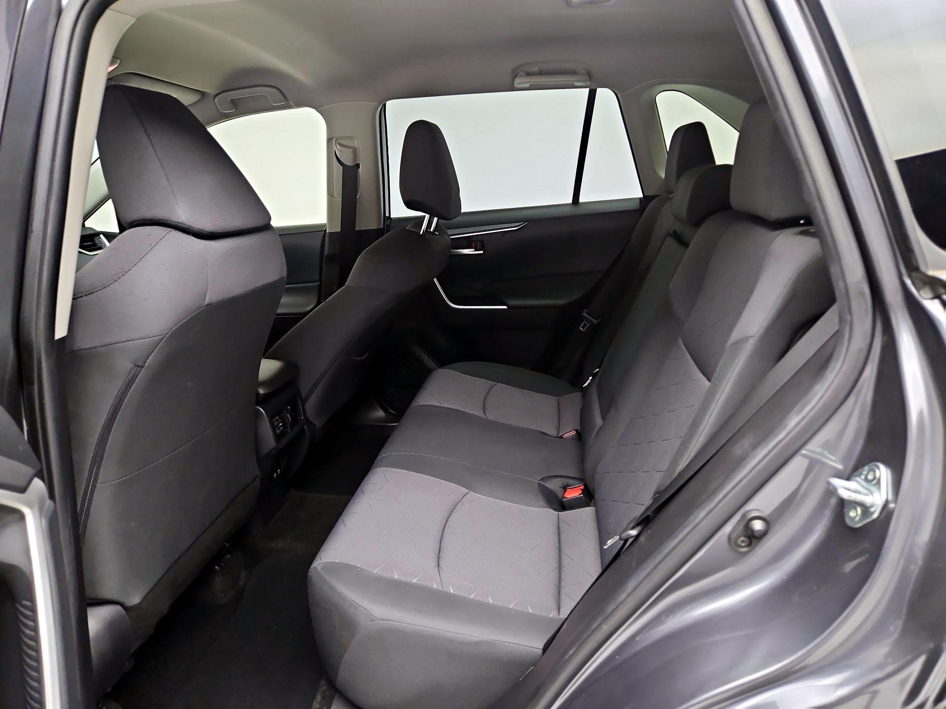 Thumbnail: 2020 Toyota RAV4 - 19