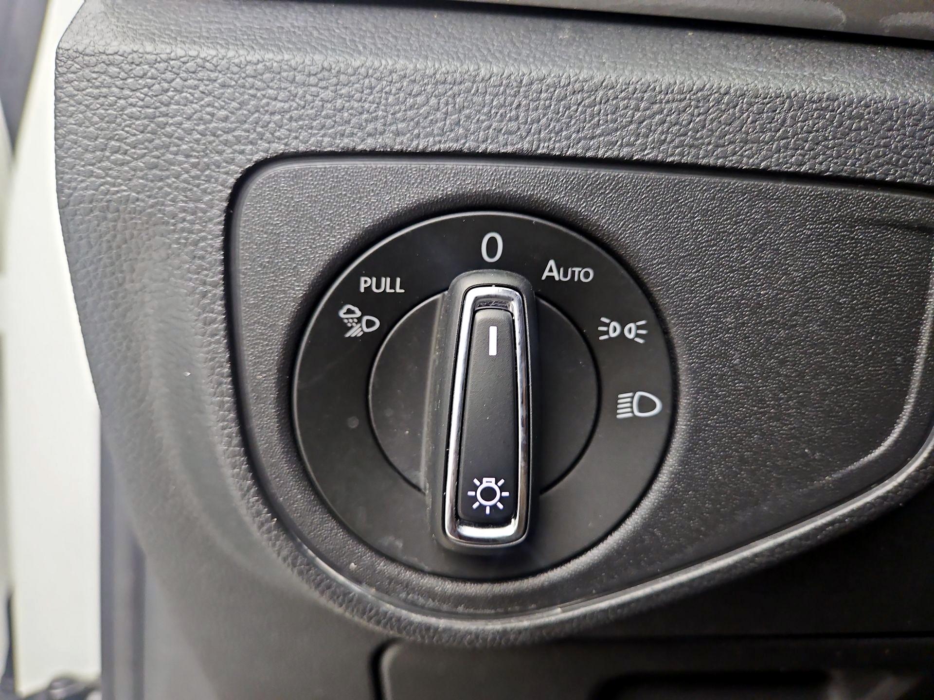 Thumbnail: 2021 Volkswagen Atlas - 13