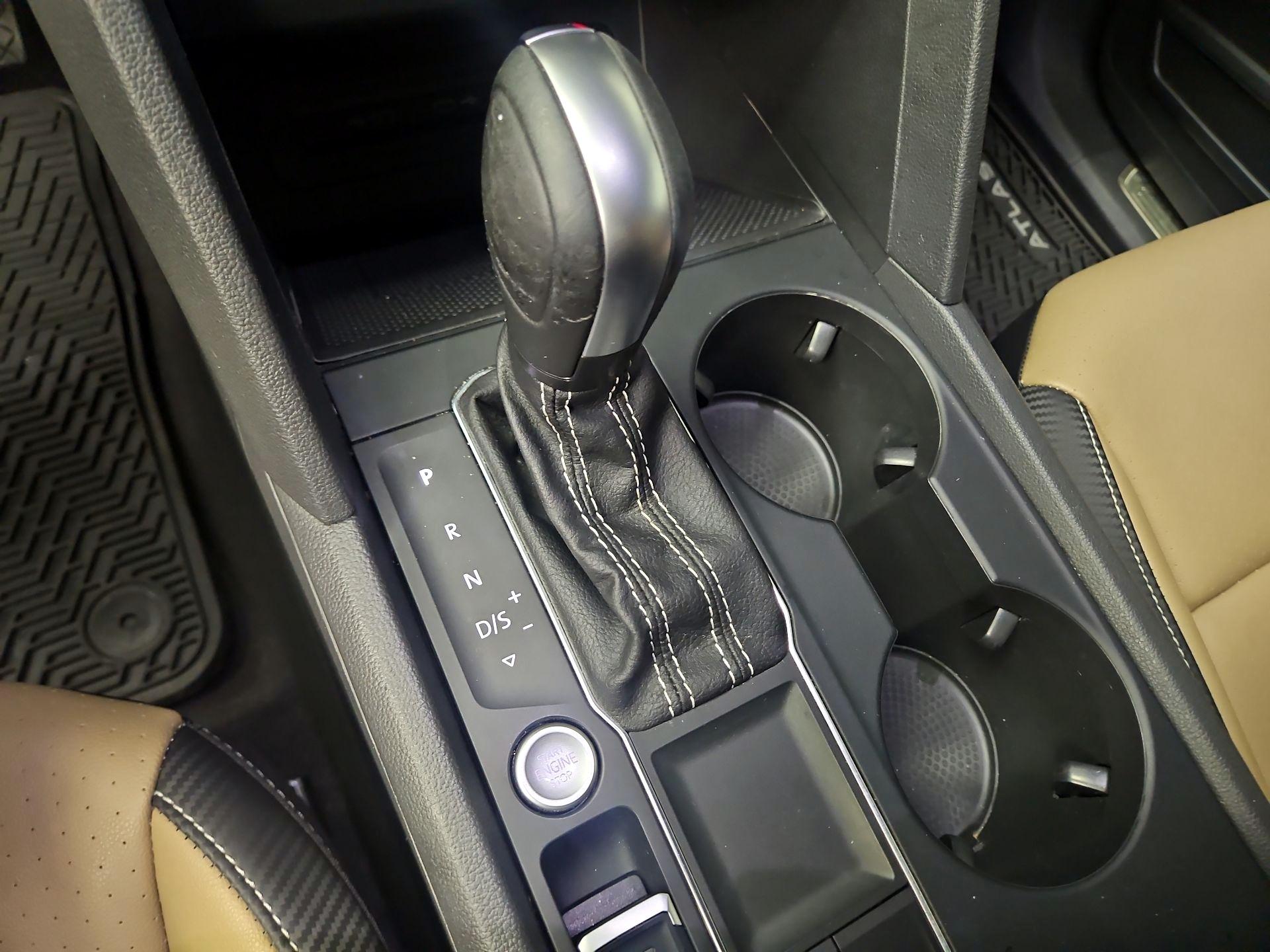 Thumbnail: 2021 Volkswagen Atlas - 17