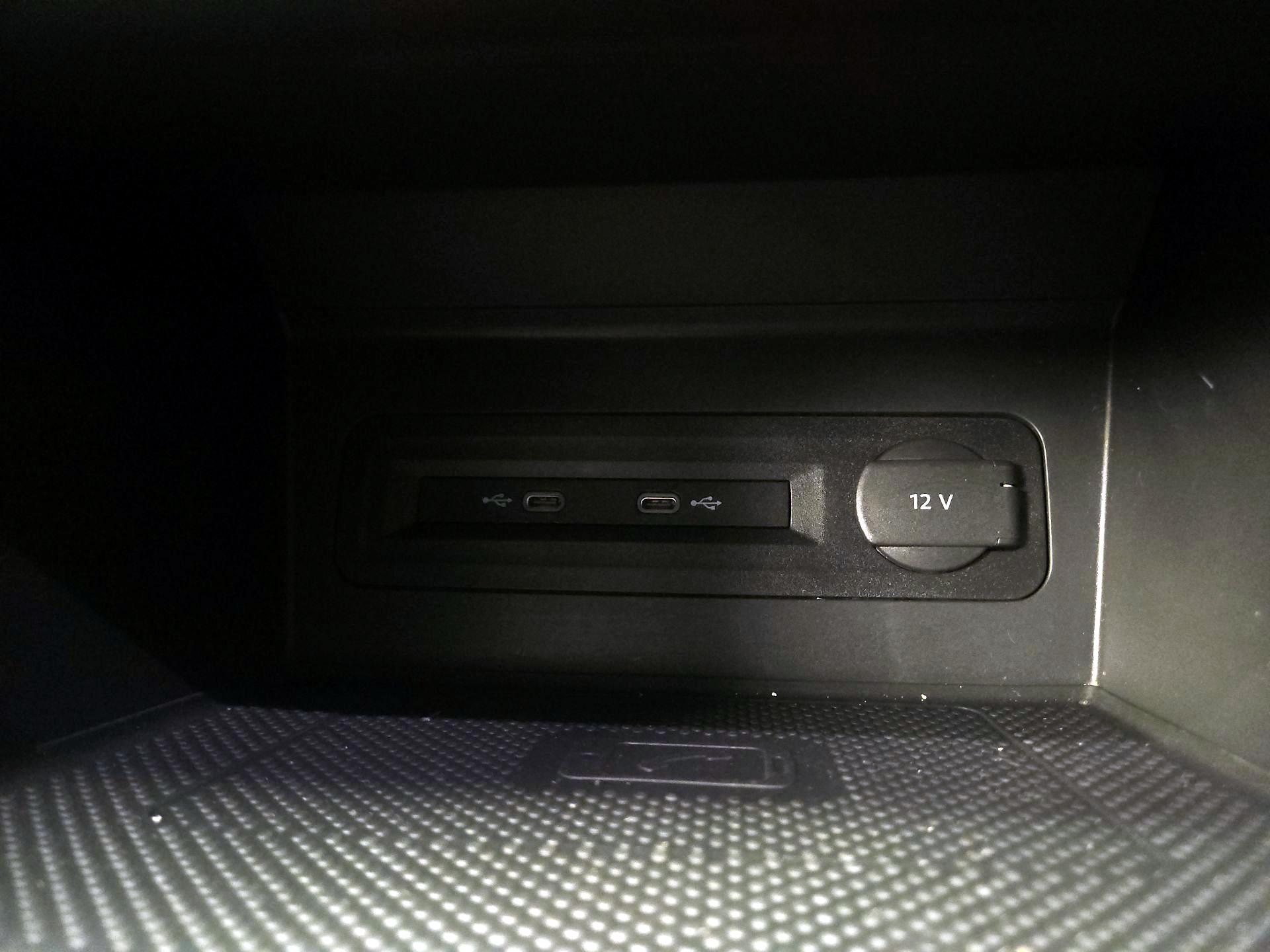 Thumbnail: 2021 Volkswagen Atlas - 18