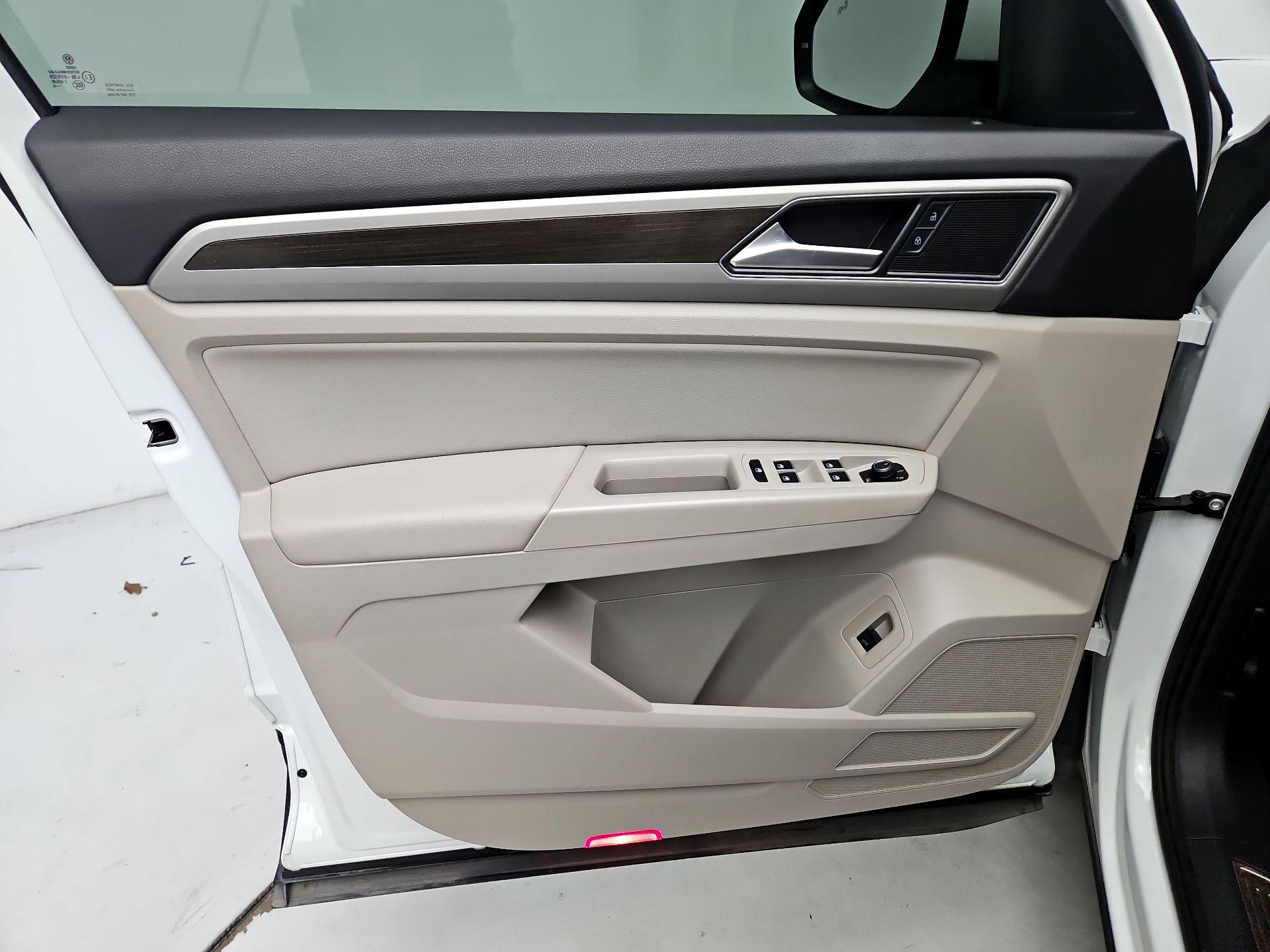 Thumbnail: 2019 Volkswagen Atlas - 12