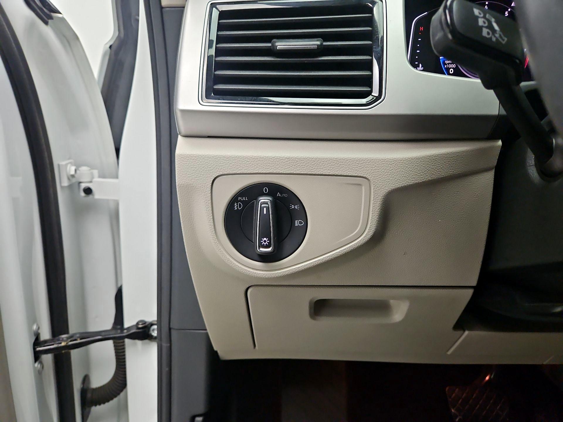 Thumbnail: 2019 Volkswagen Atlas - 13