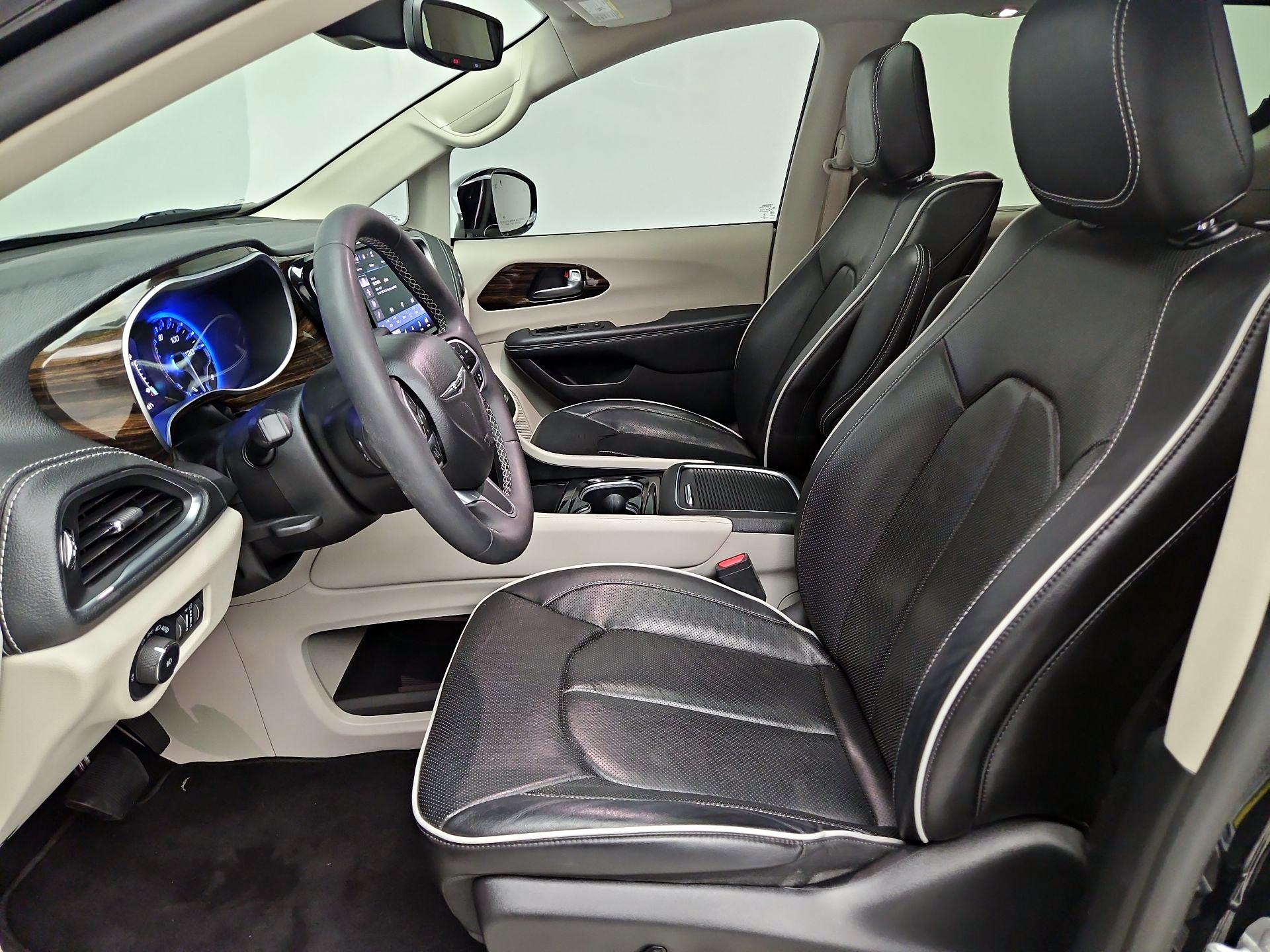 Thumbnail: 2023 Chrysler Pacifica - 11