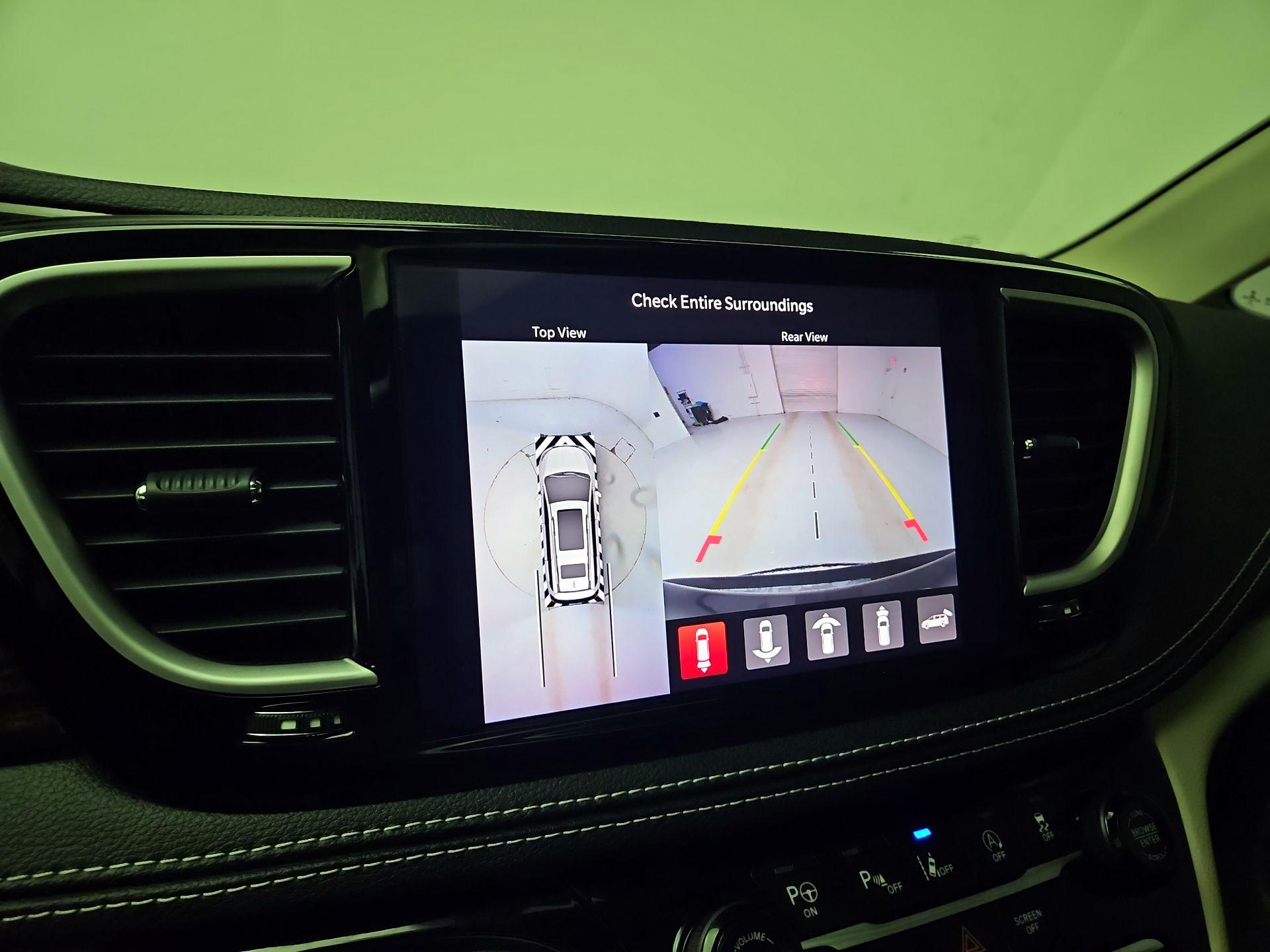 Thumbnail: 2023 Chrysler Pacifica - 15