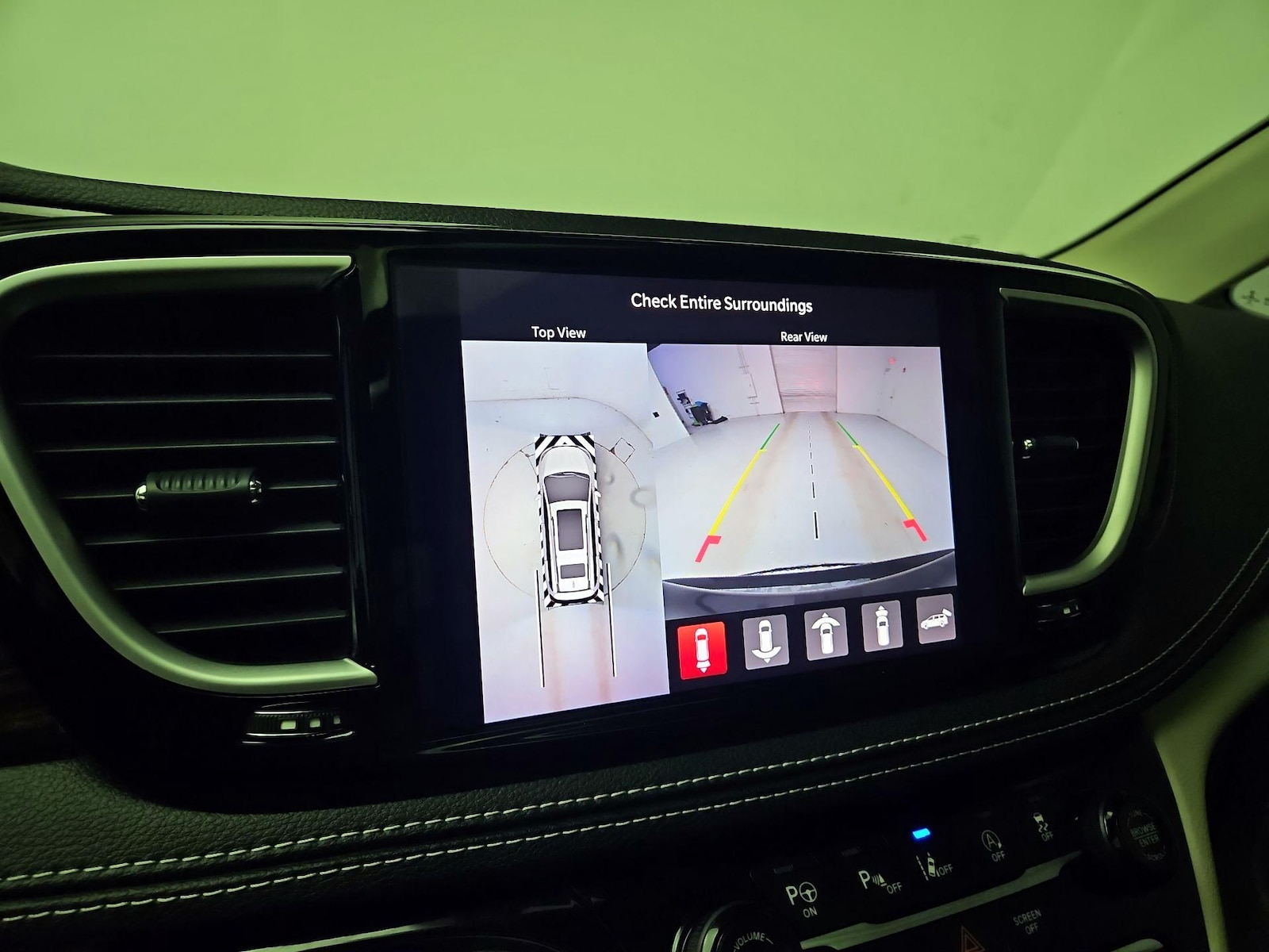 2023 Chrysler Pacifica Limited - Photo 16
