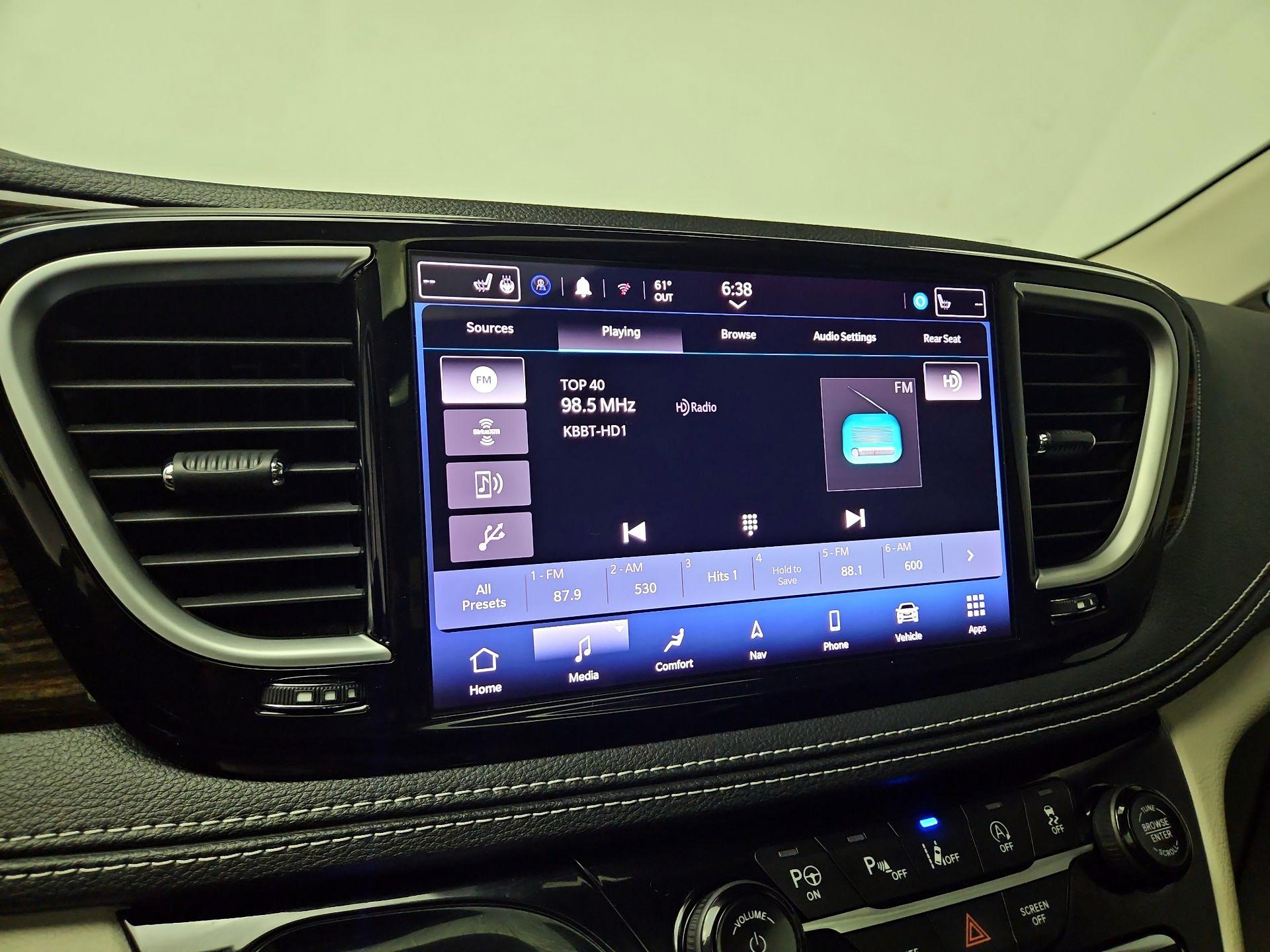 Thumbnail: 2023 Chrysler Pacifica - 16