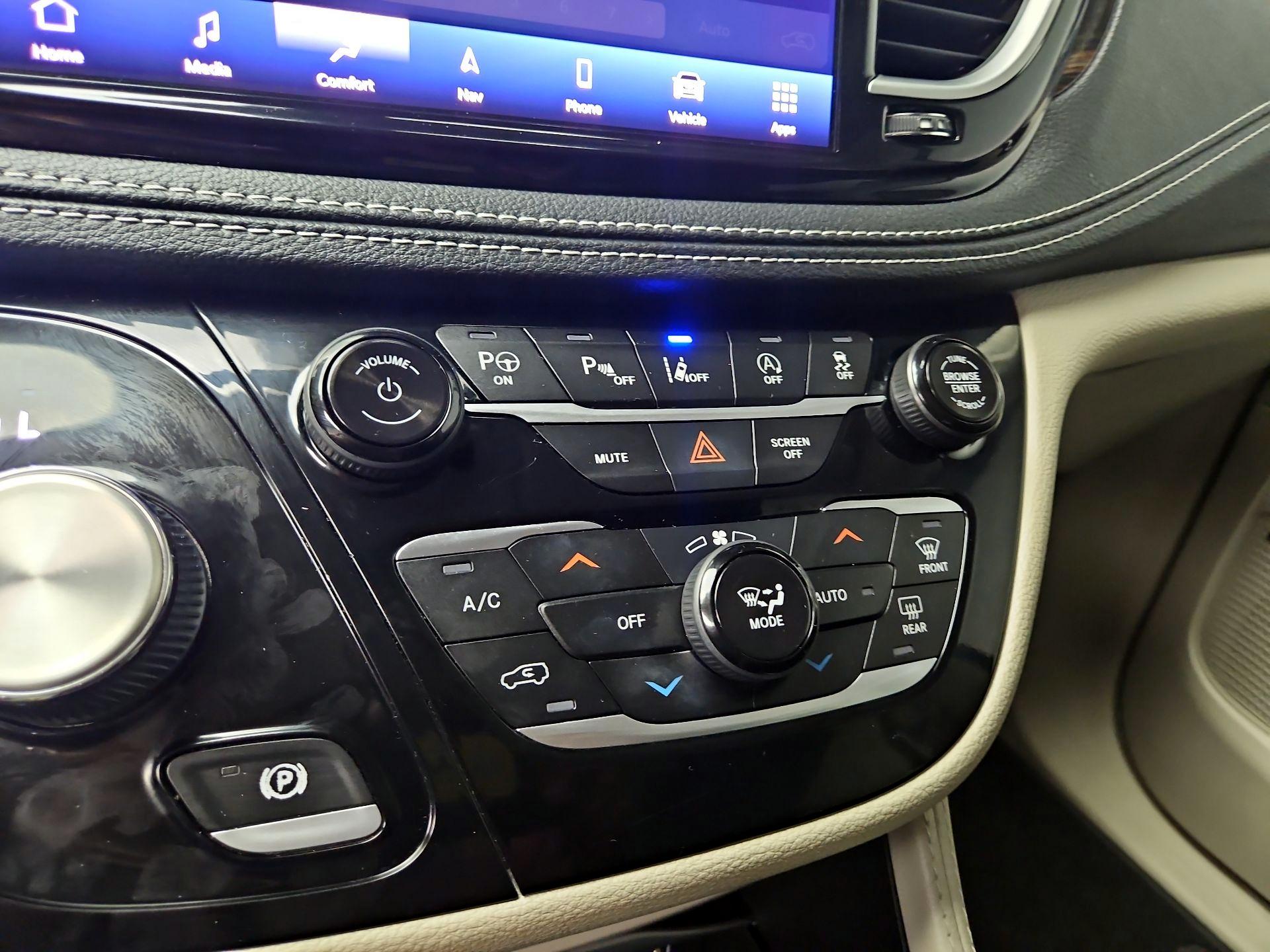 Thumbnail: 2023 Chrysler Pacifica - 17