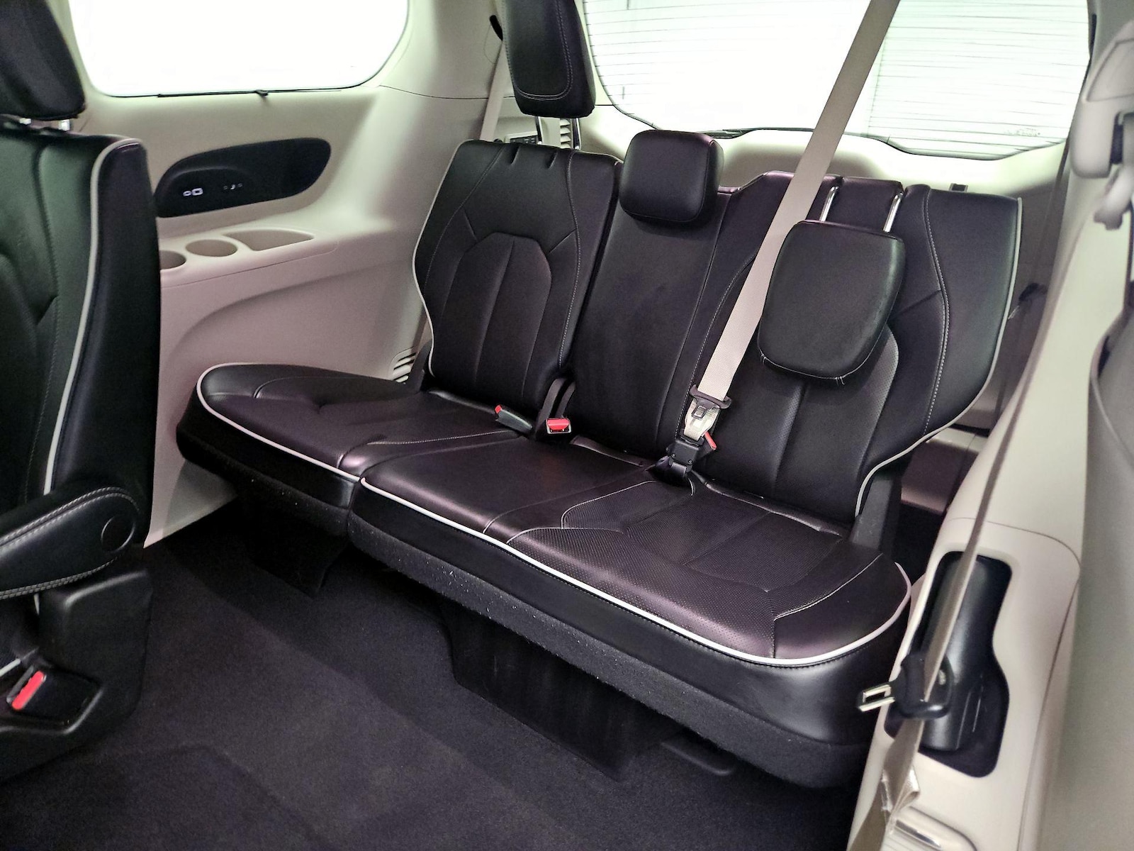 2023 Chrysler Pacifica Limited - Photo 23