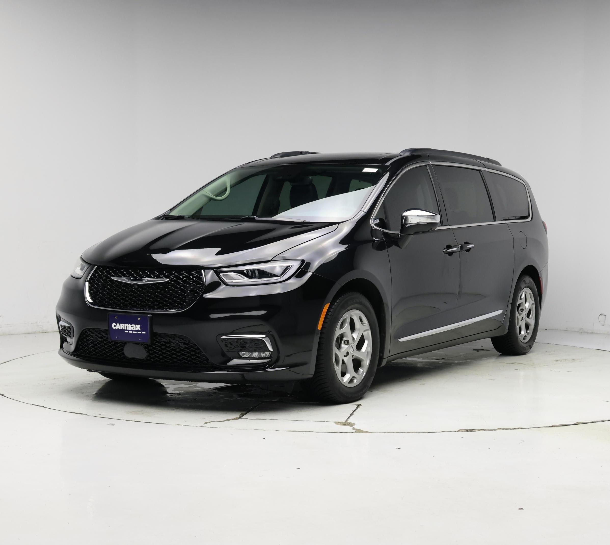 Thumbnail: 2023 Chrysler Pacifica - 4