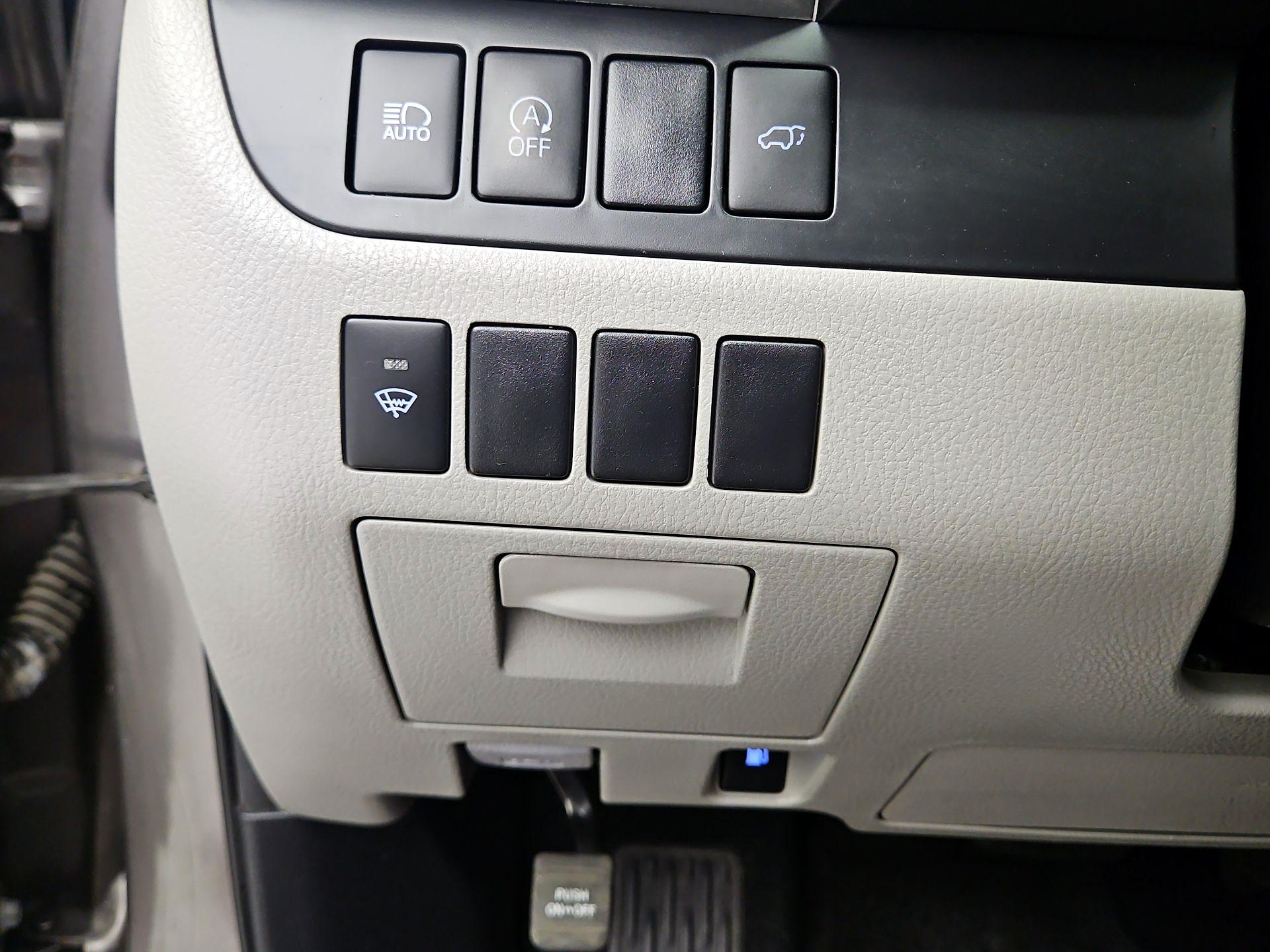 Thumbnail: 2017 Toyota Highlander - 13