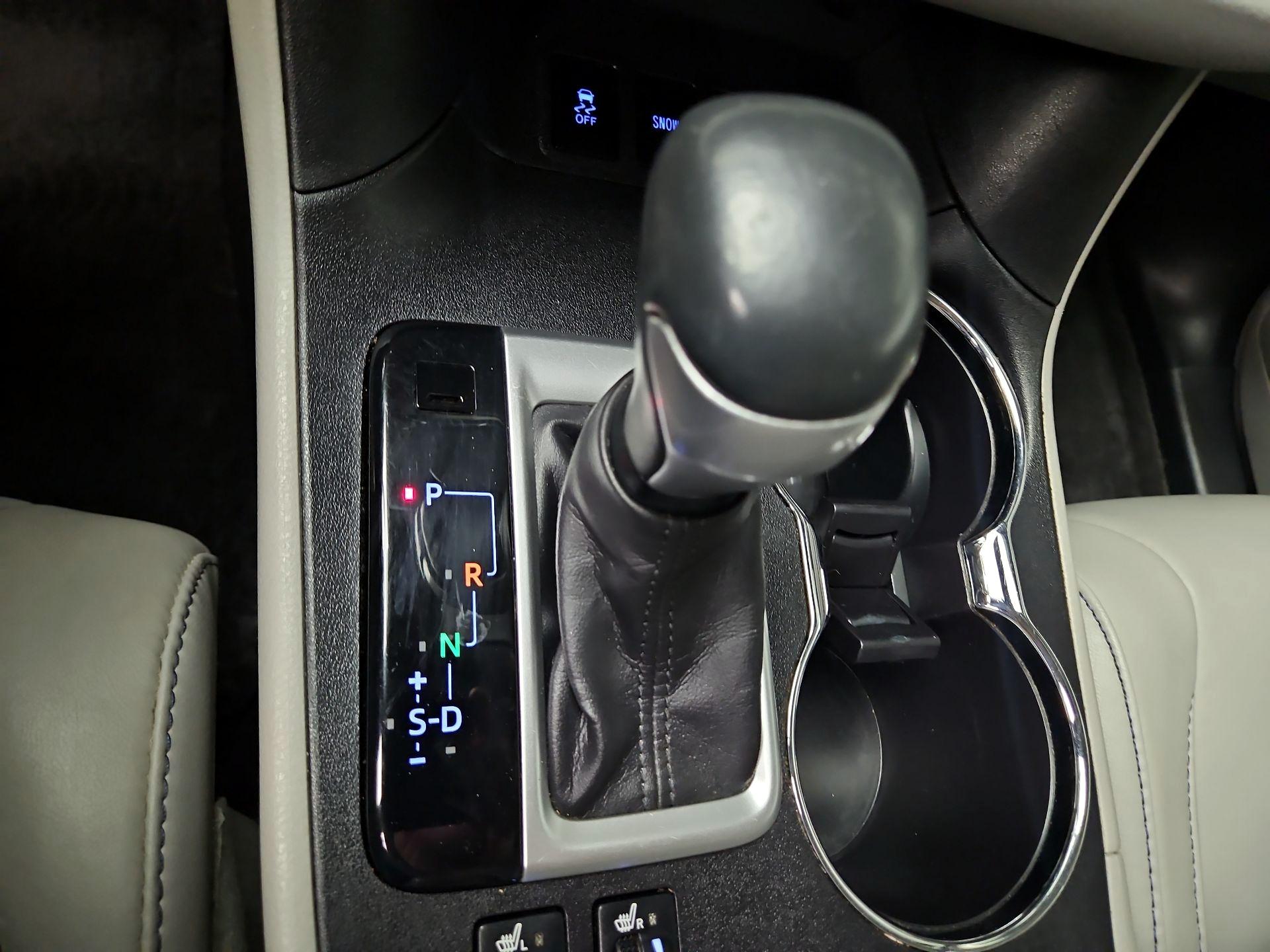 Thumbnail: 2017 Toyota Highlander - 17