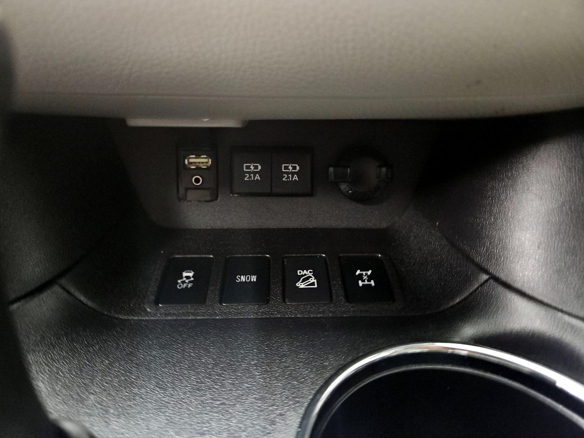 Thumbnail: 2017 Toyota Highlander - 18