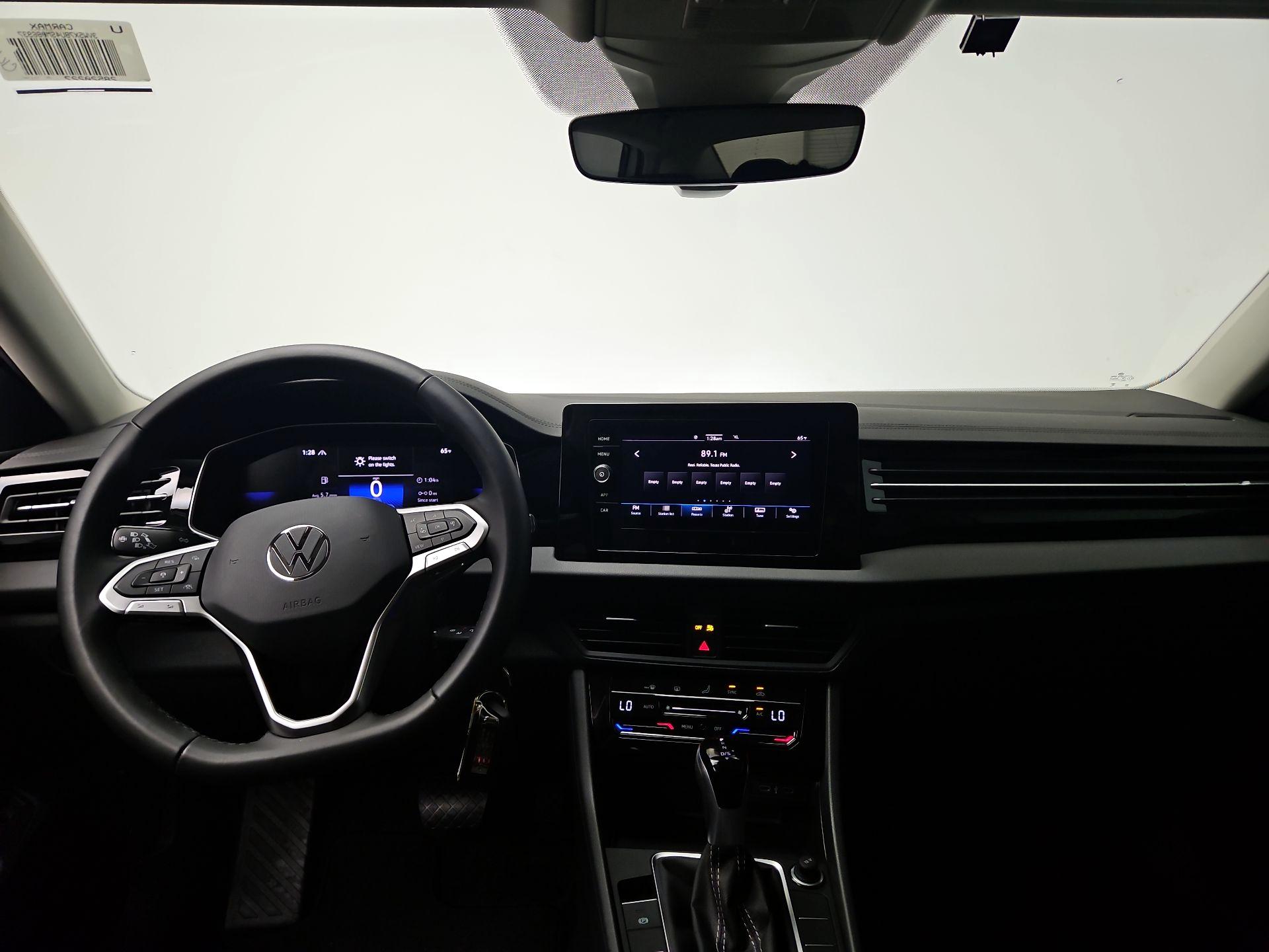 Thumbnail: 2025 Volkswagen Jetta - 9