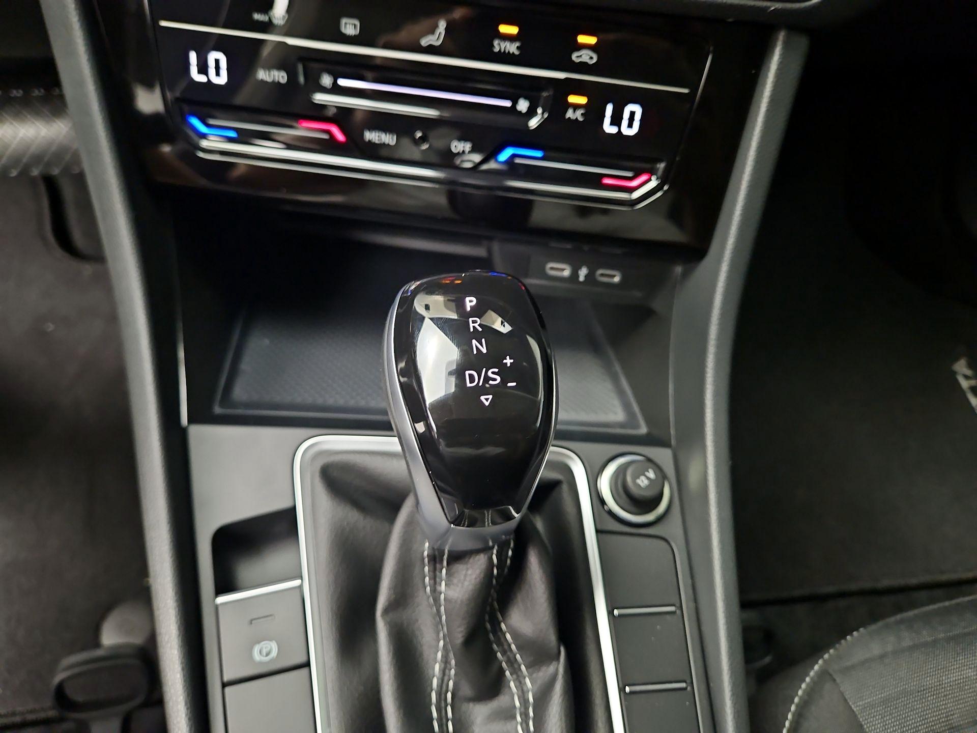 Thumbnail: 2025 Volkswagen Jetta - 17