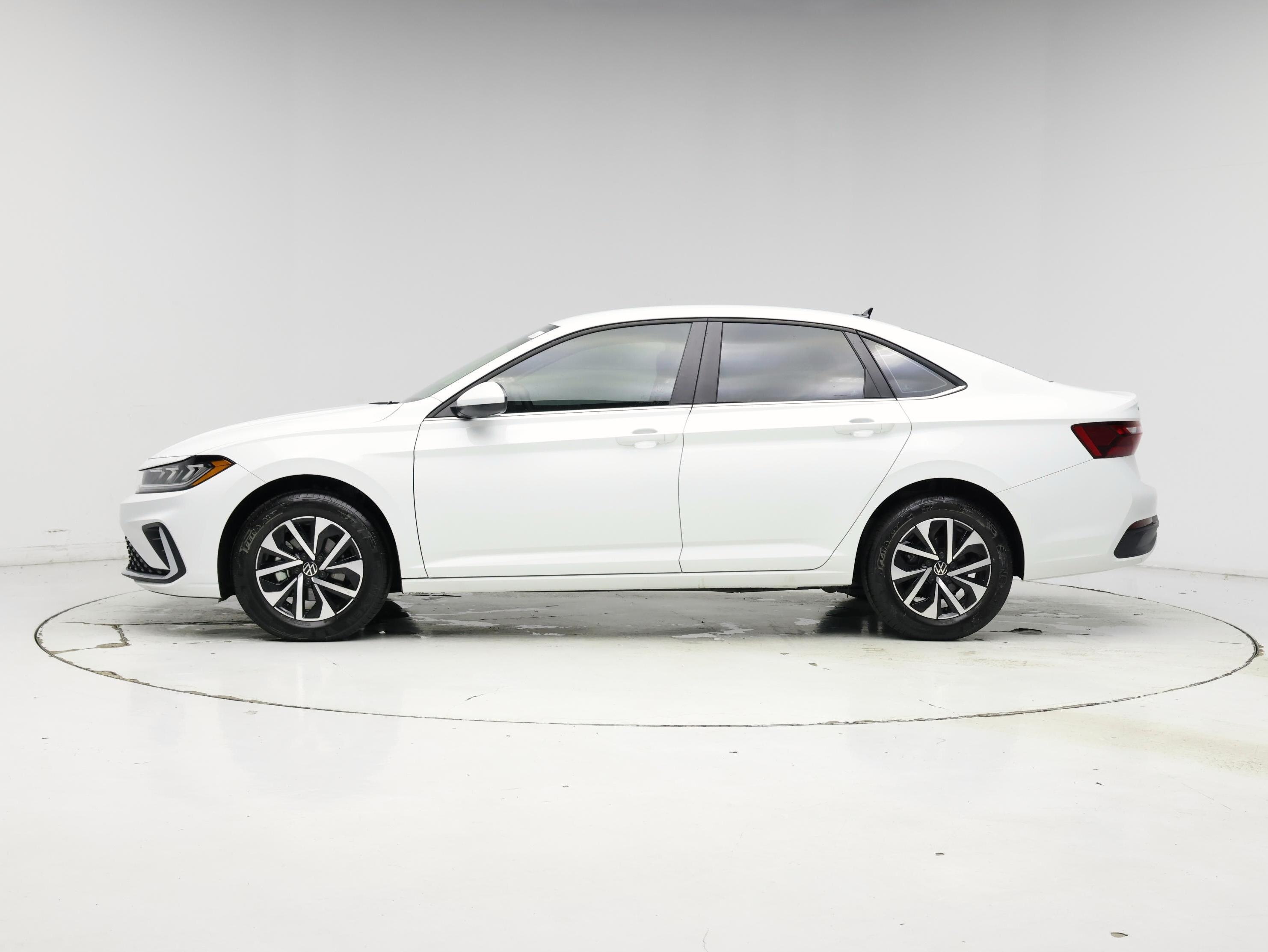 Thumbnail: 2025 Volkswagen Jetta - 3