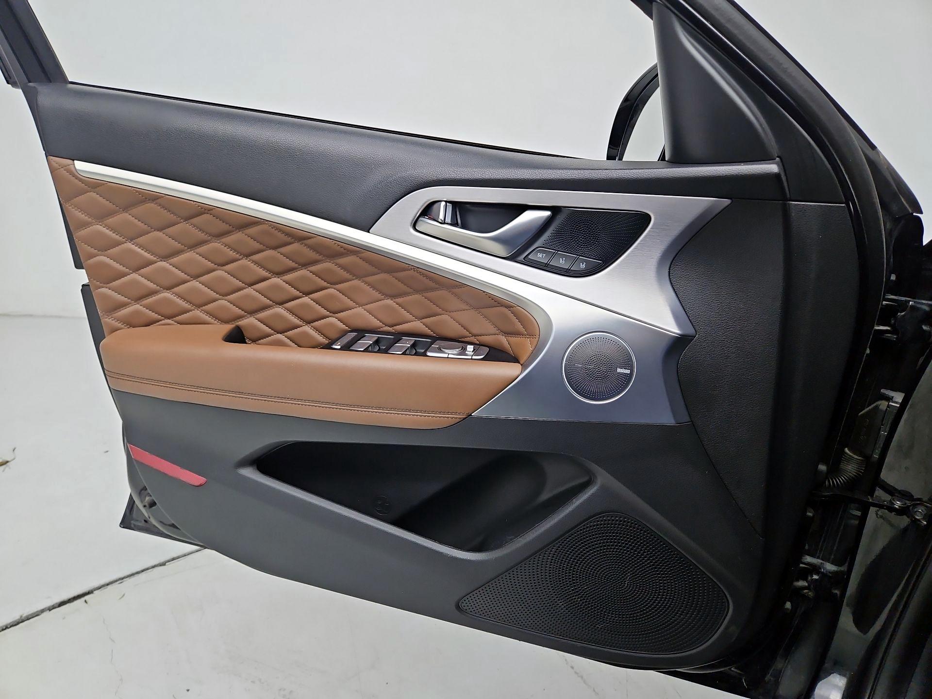 Thumbnail: 2020 Genesis G70 - 12