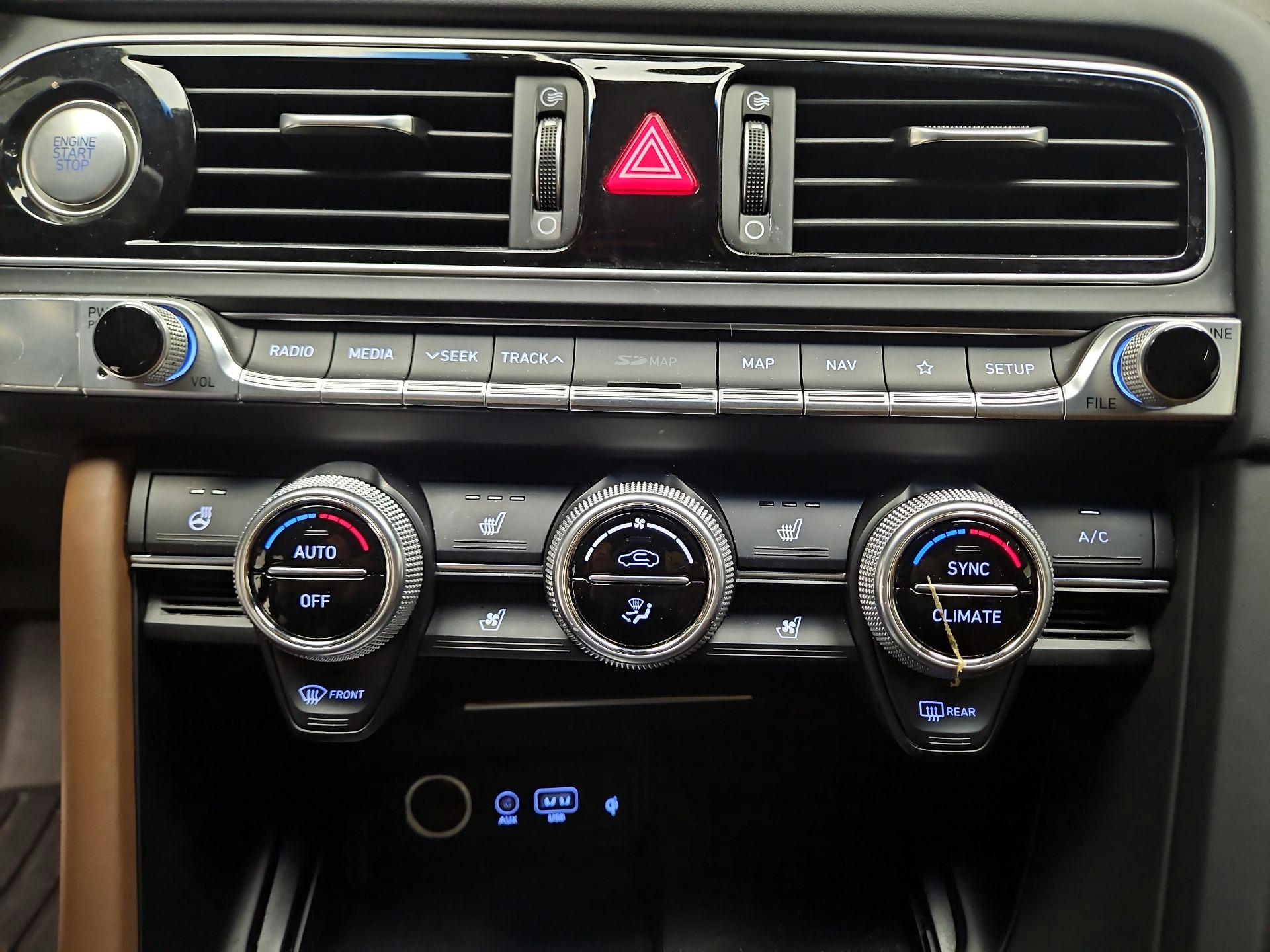 Thumbnail: 2020 Genesis G70 - 17