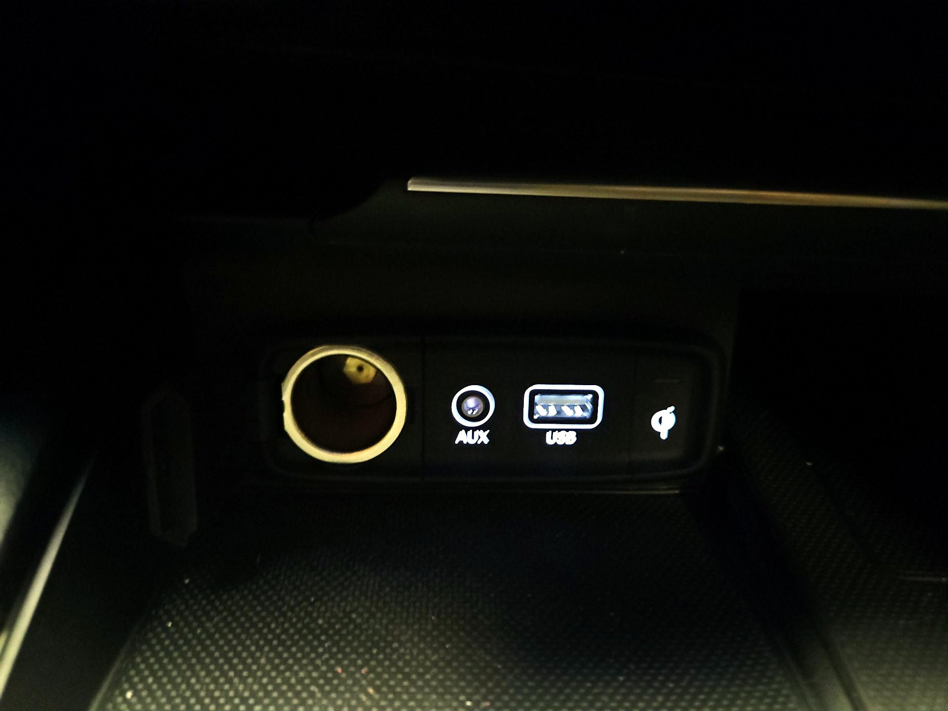 Thumbnail: 2020 Genesis G70 - 19