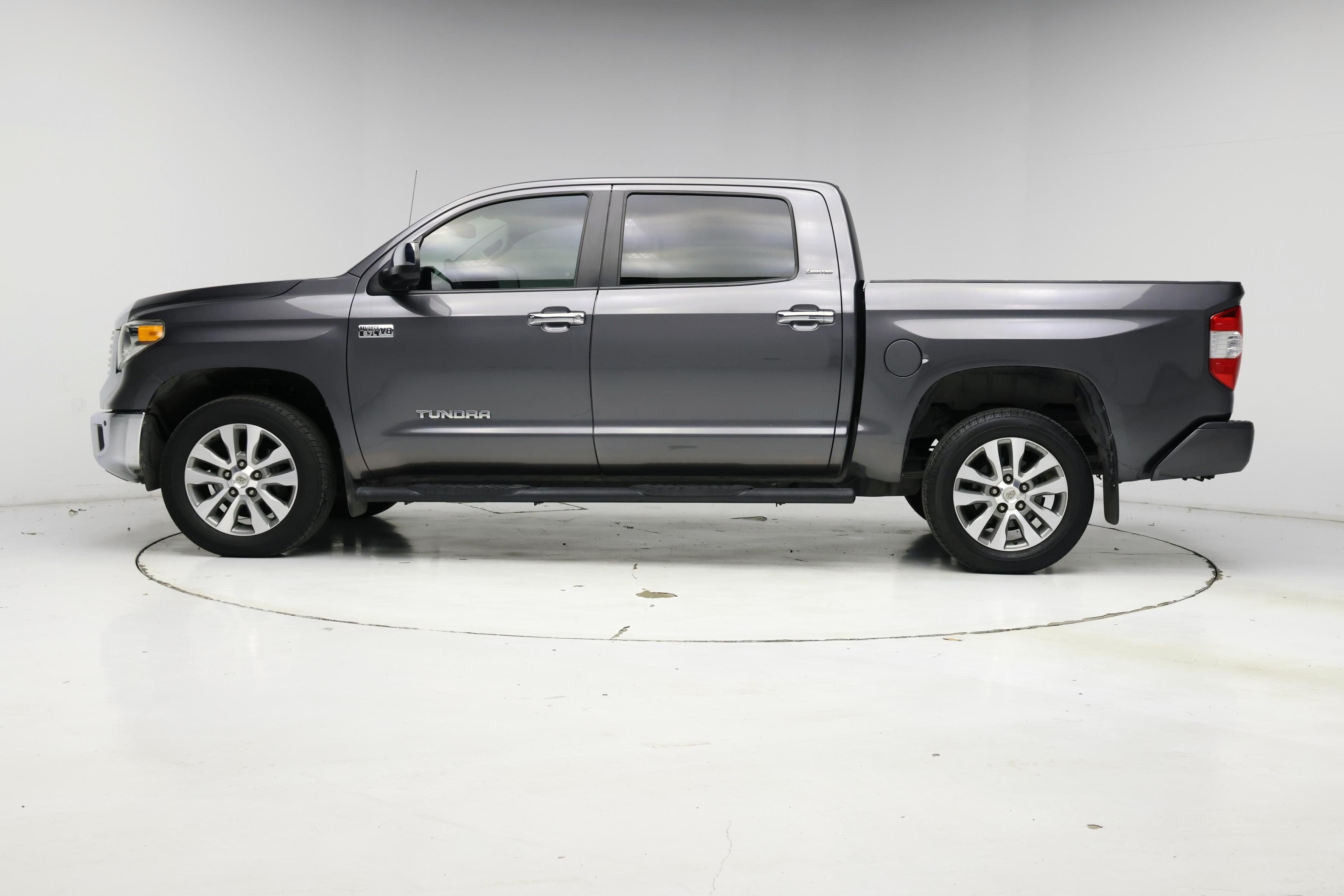 Thumbnail: 2017 Toyota Tundra - 3