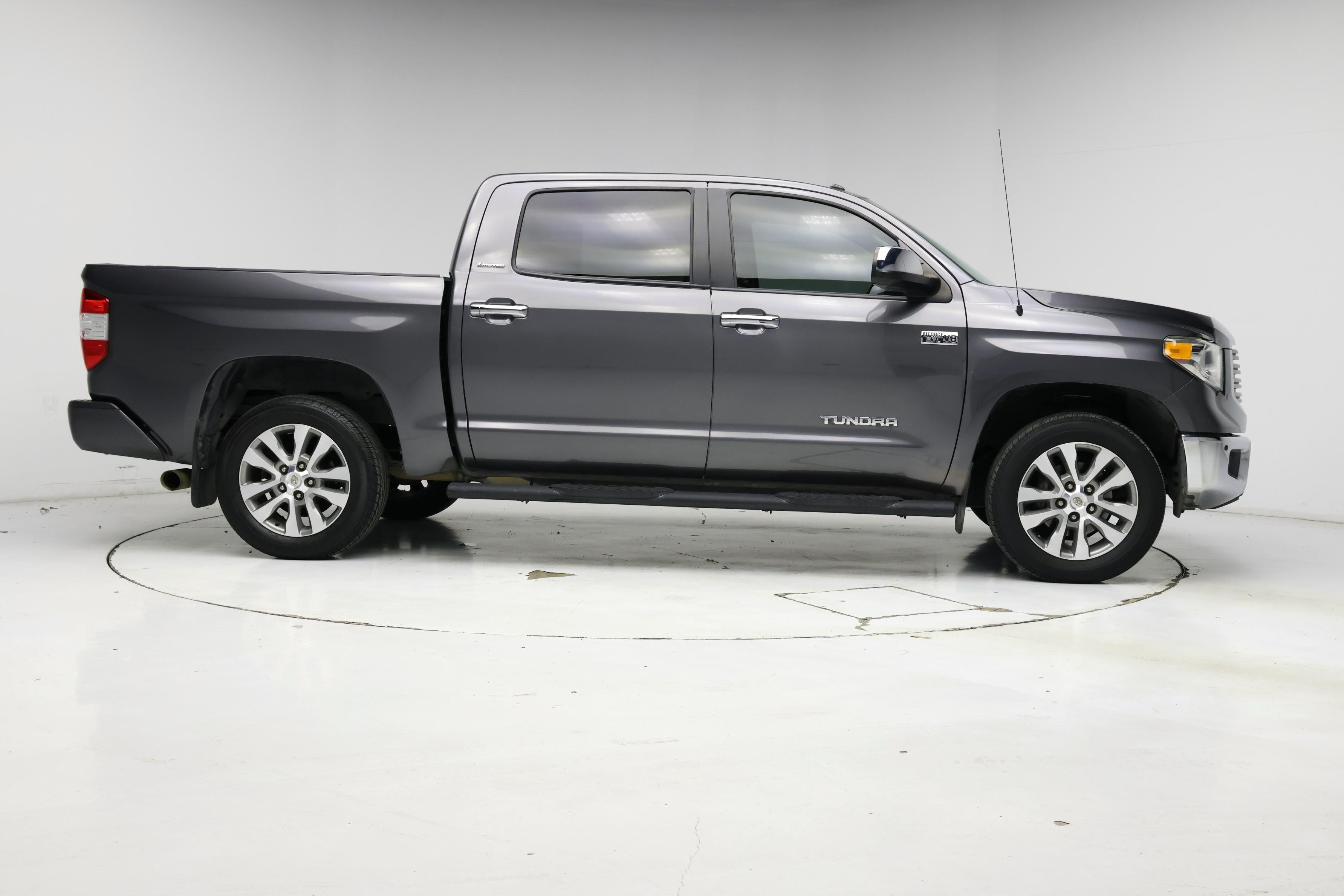 Thumbnail: 2017 Toyota Tundra - 7