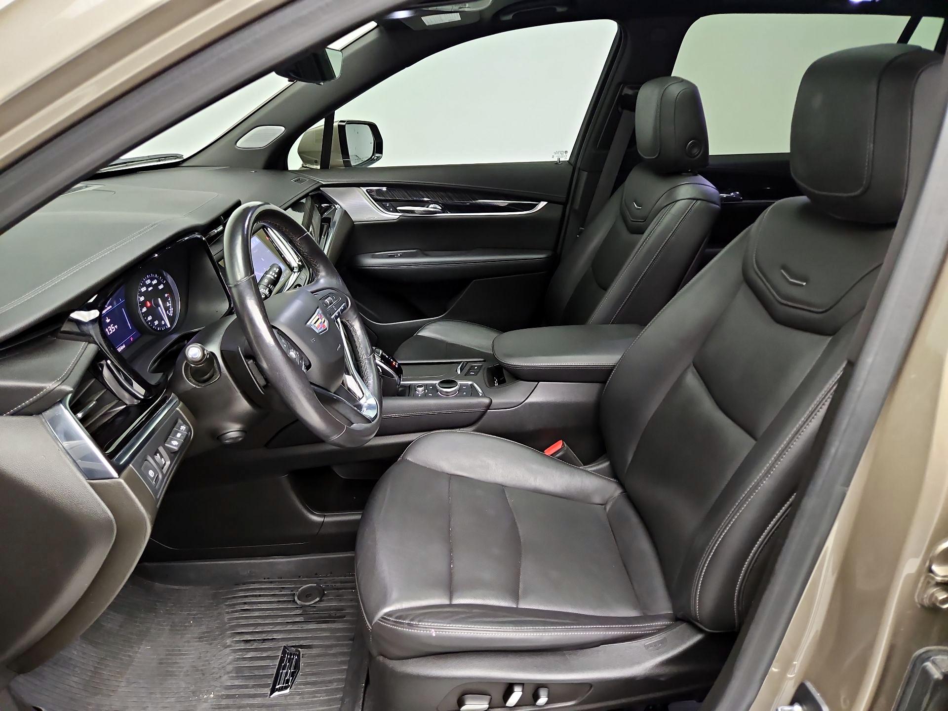 Thumbnail: 2022 Cadillac XT6 - 11