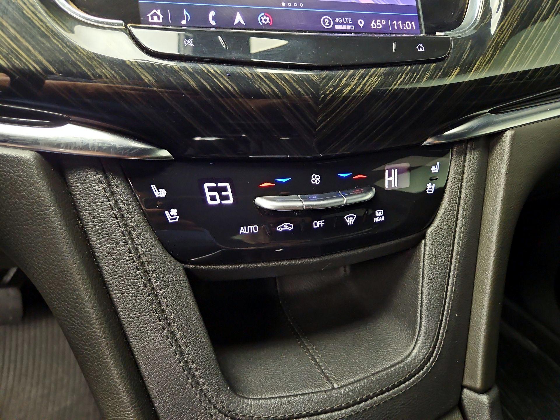 Thumbnail: 2022 Cadillac XT6 - 17