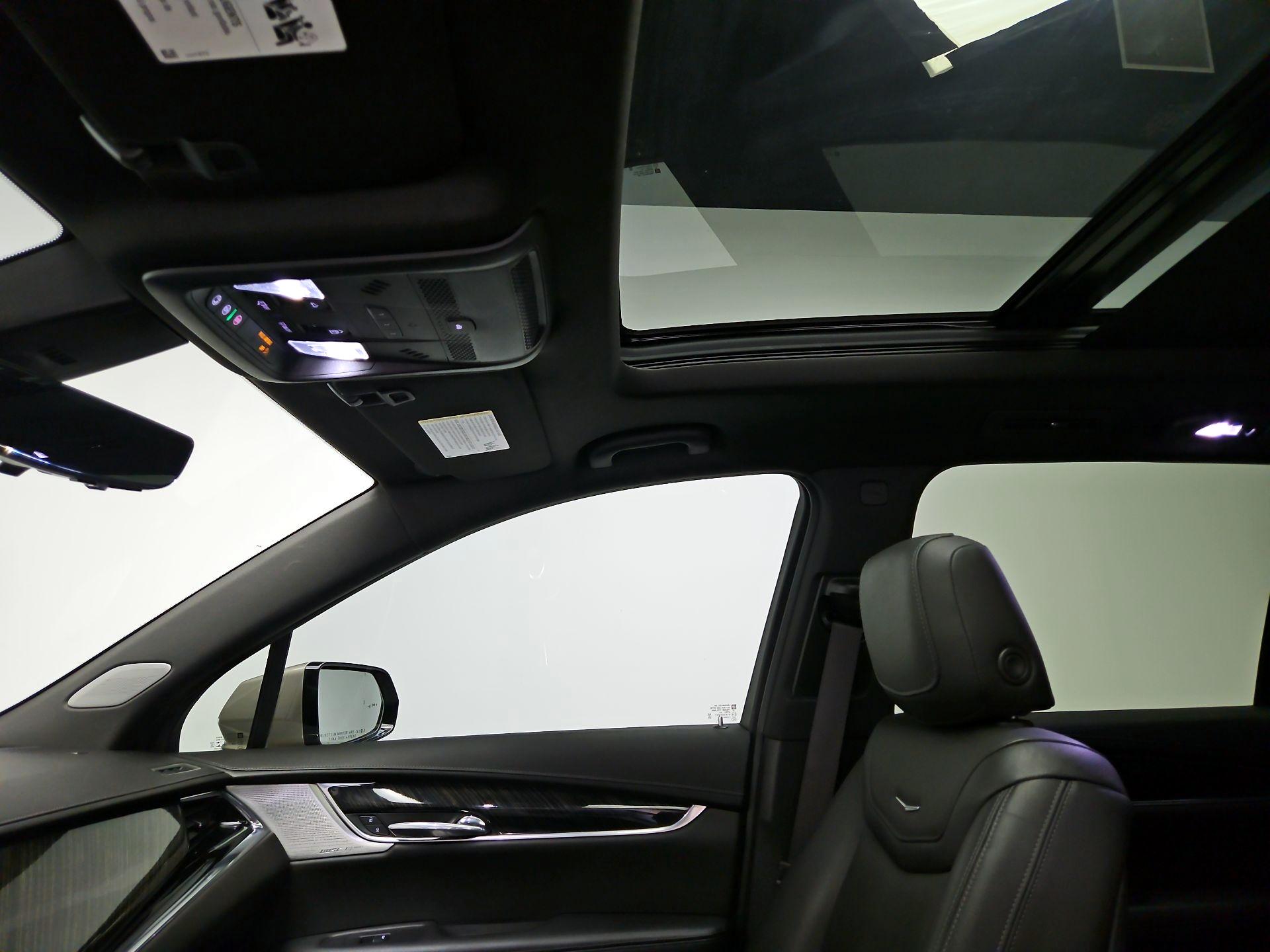 Thumbnail: 2022 Cadillac XT6 - 20