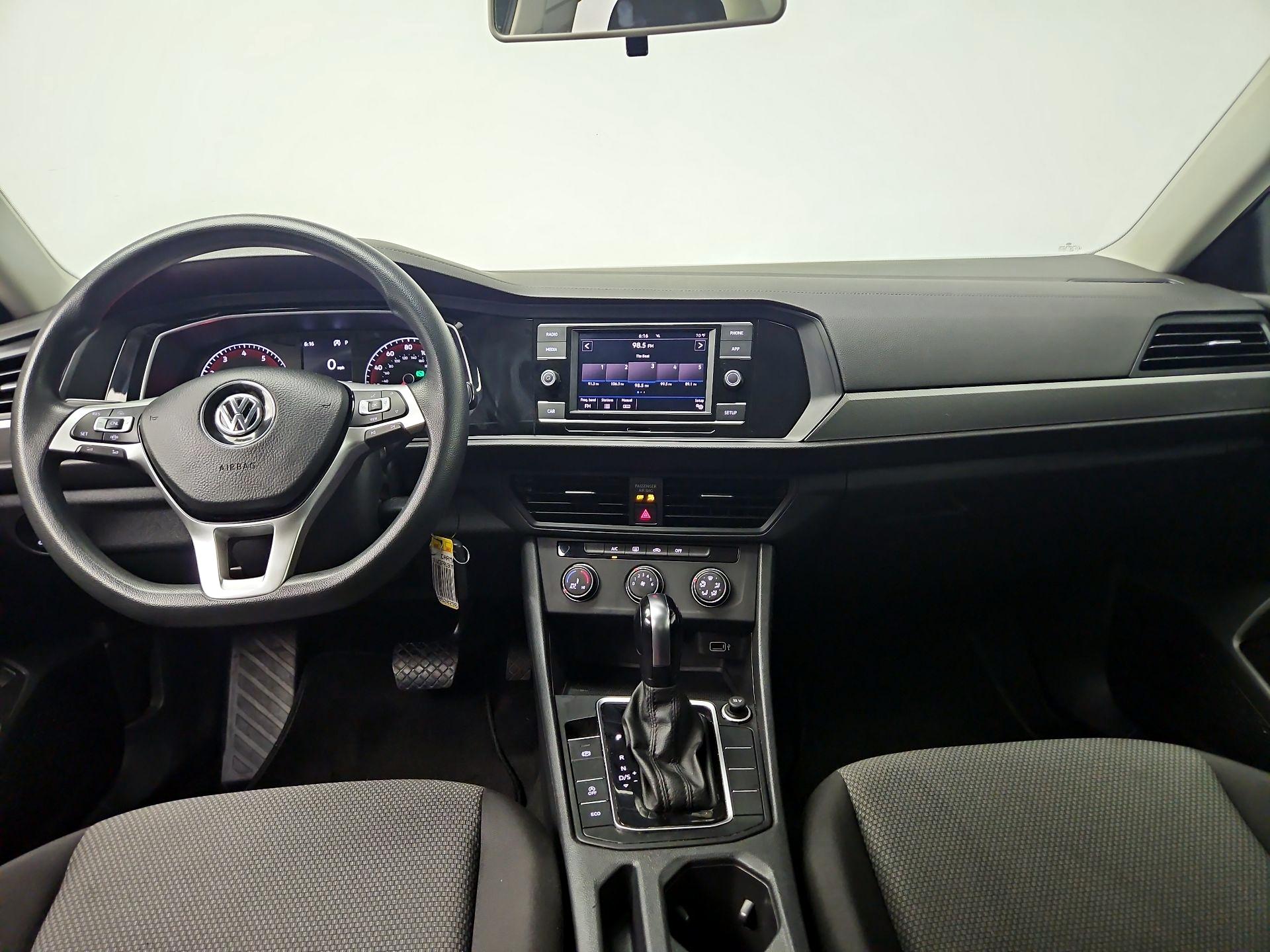 Thumbnail: 2019 Volkswagen Jetta - 9