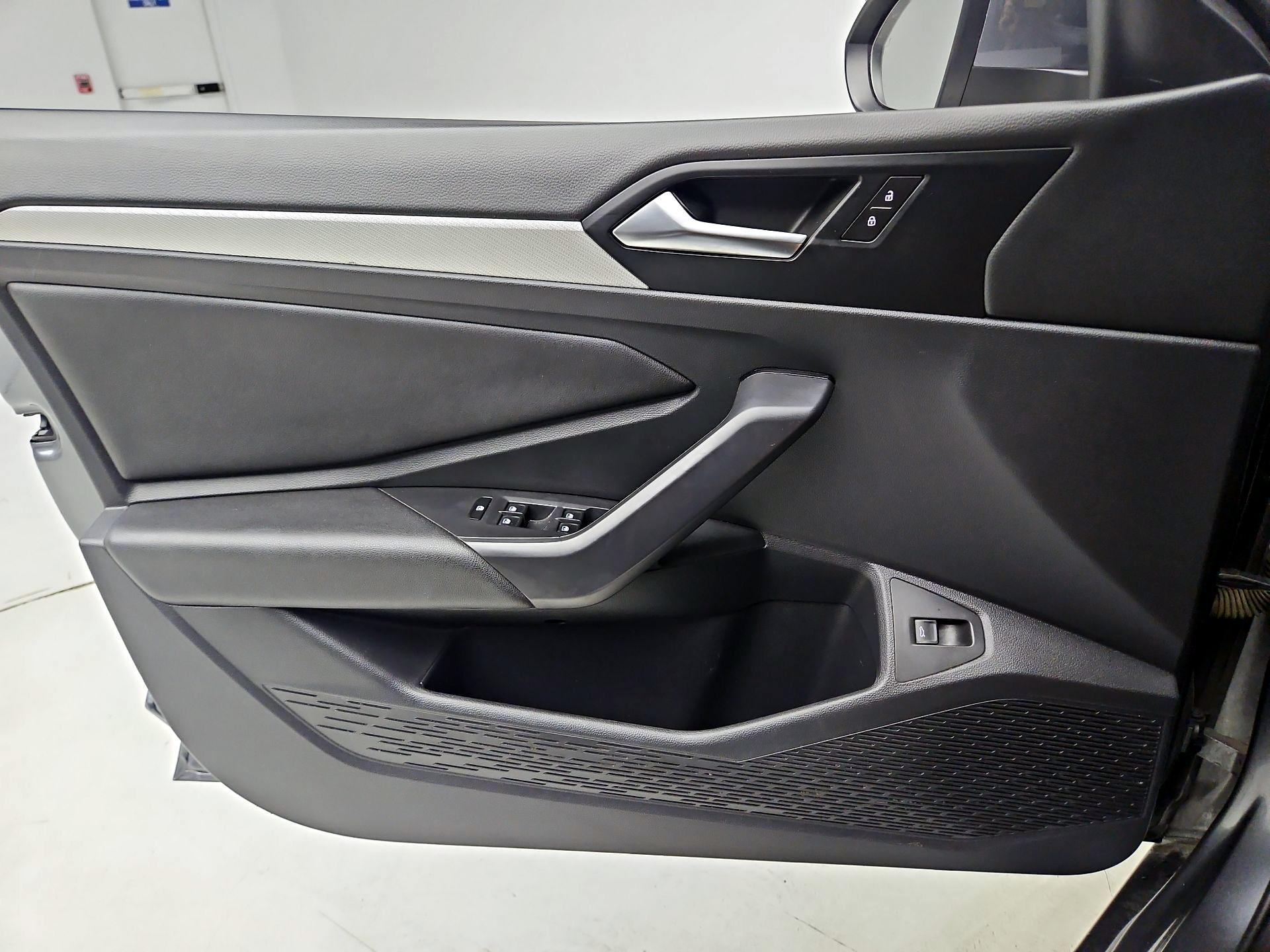 Thumbnail: 2019 Volkswagen Jetta - 12