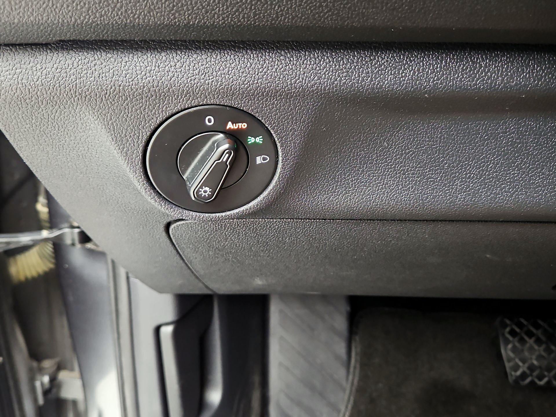 Thumbnail: 2019 Volkswagen Jetta - 13