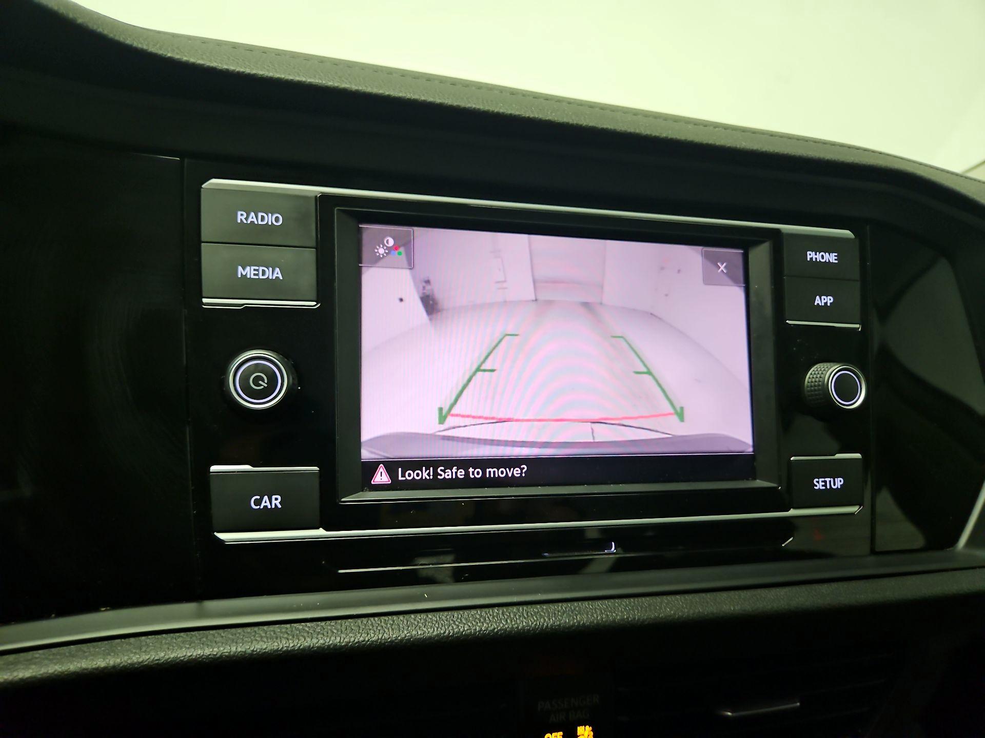 Thumbnail: 2019 Volkswagen Jetta - 14