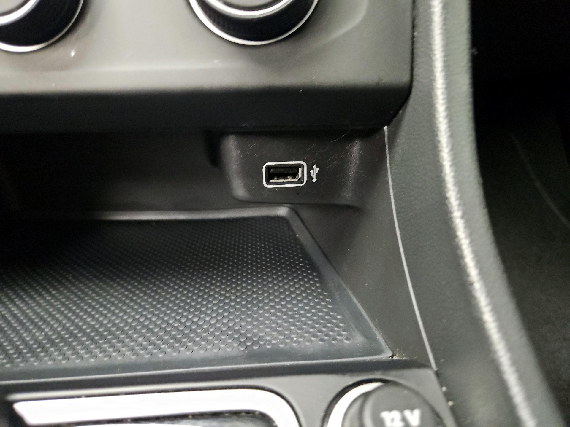 Thumbnail: 2019 Volkswagen Jetta - 18