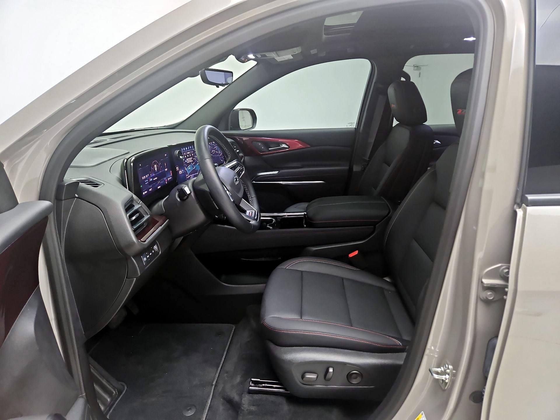 Thumbnail: 2026 Chevrolet Traverse - 11